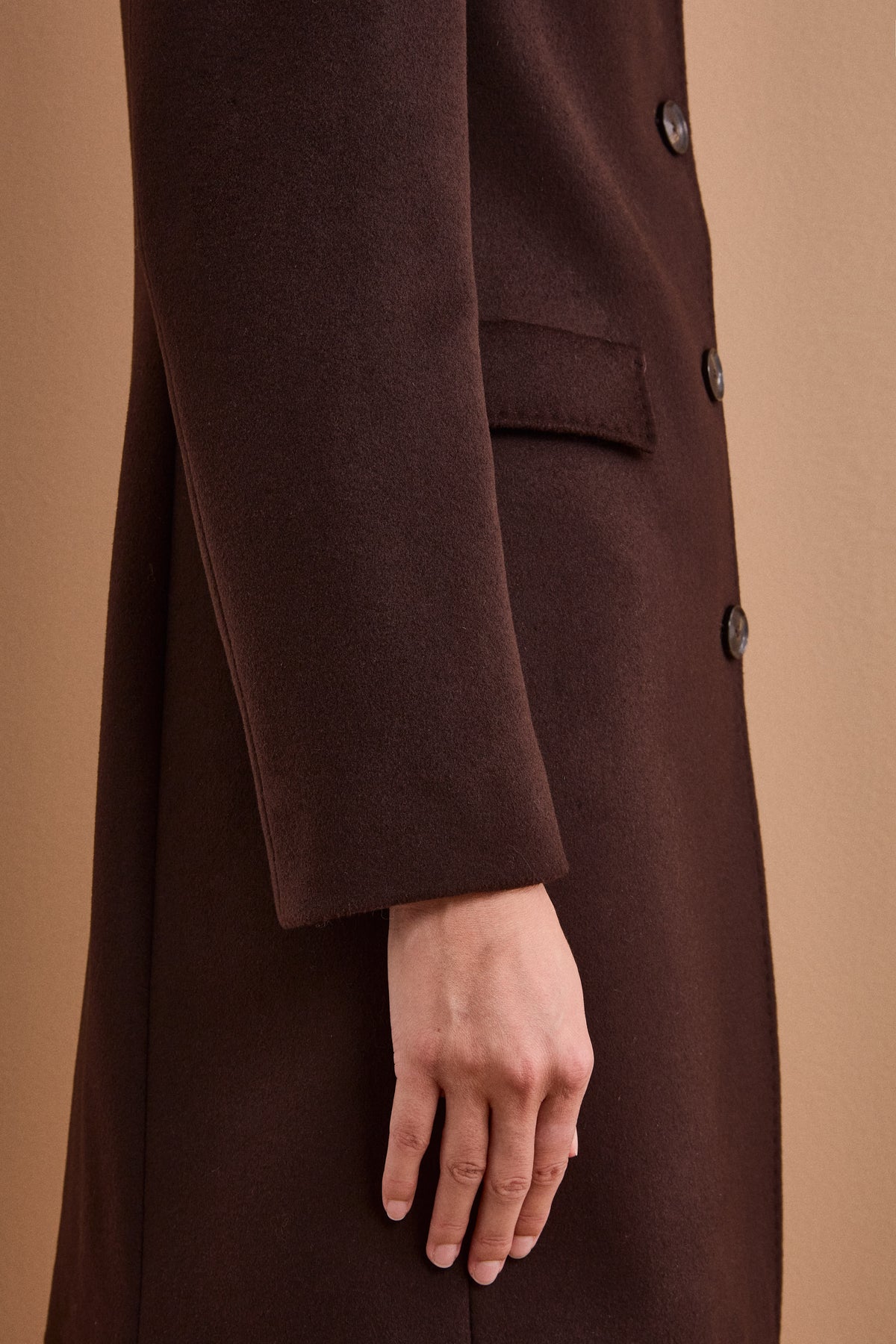 Fitted Midi Coat in Wool and Cashmere Blend - Dark brown