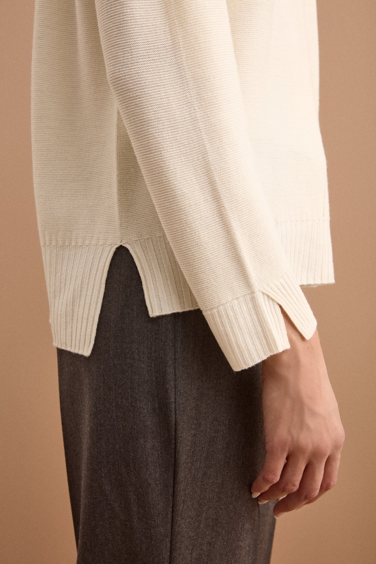 Links-Strick Rollkragenpullover aus Merinowolle - ECRU