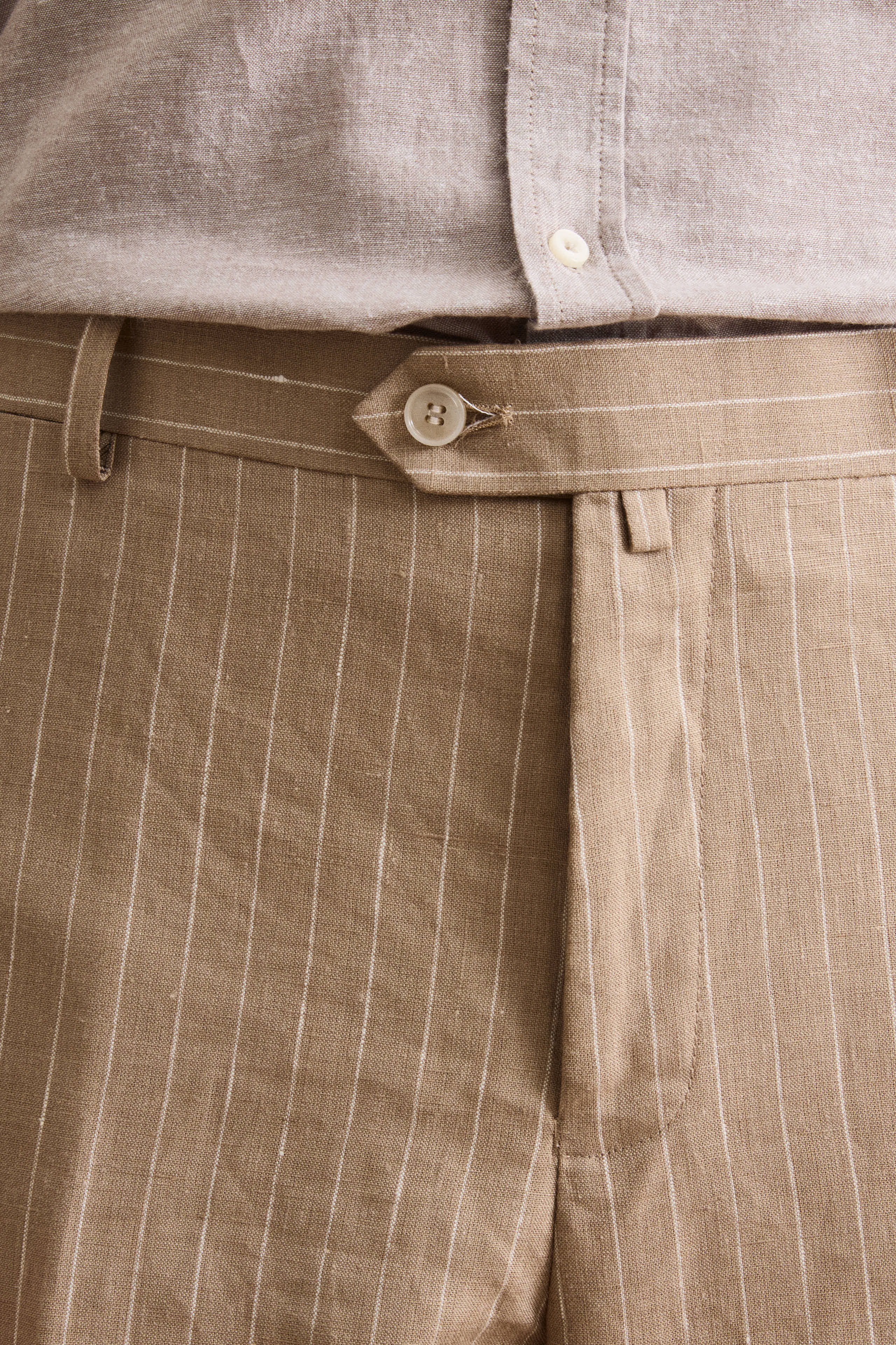 Zweireihiger Nadelstreifenanzug aus Reinem Leinen - -