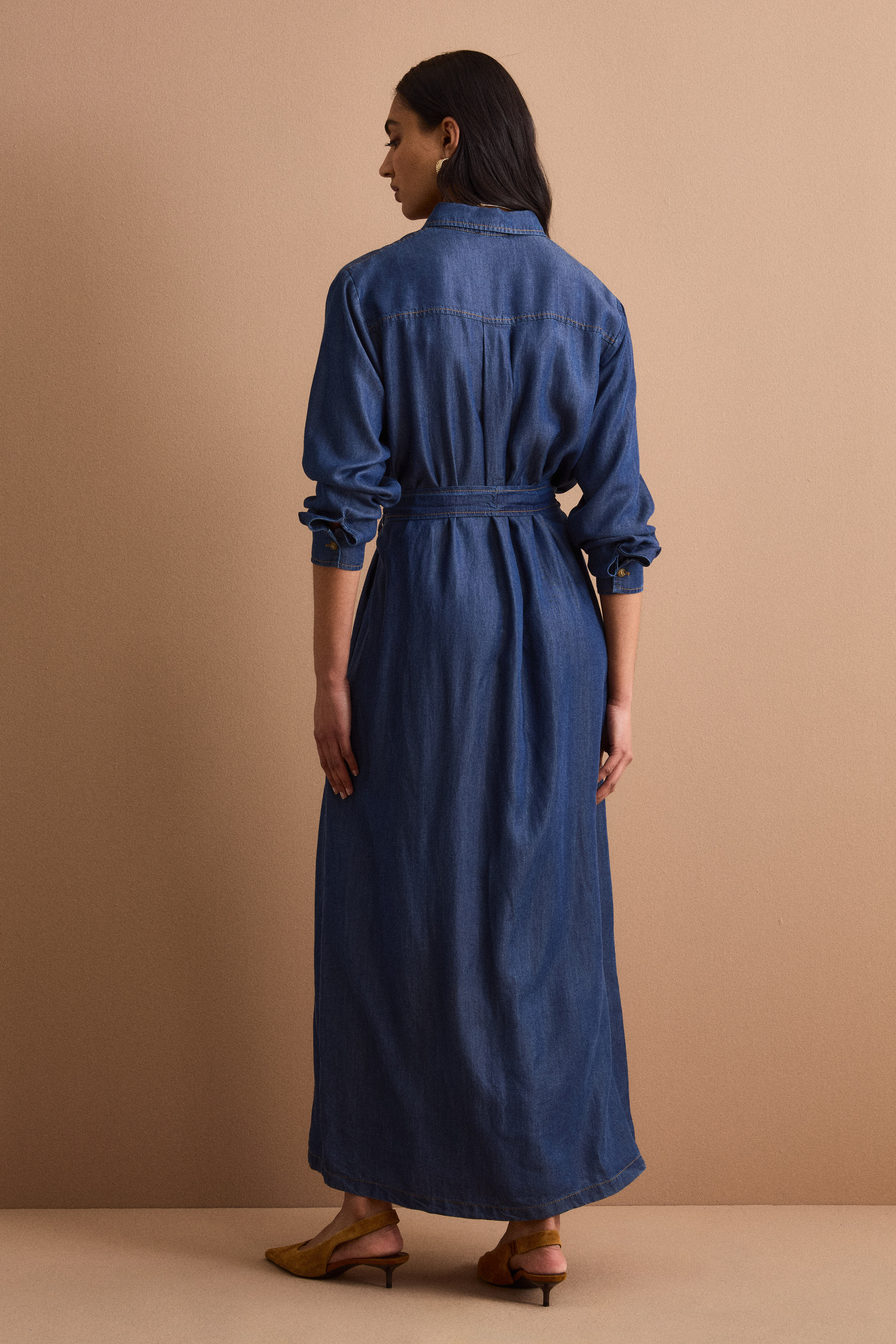 Langes Denim-Hemdkleid mit Gürtel - DENIM