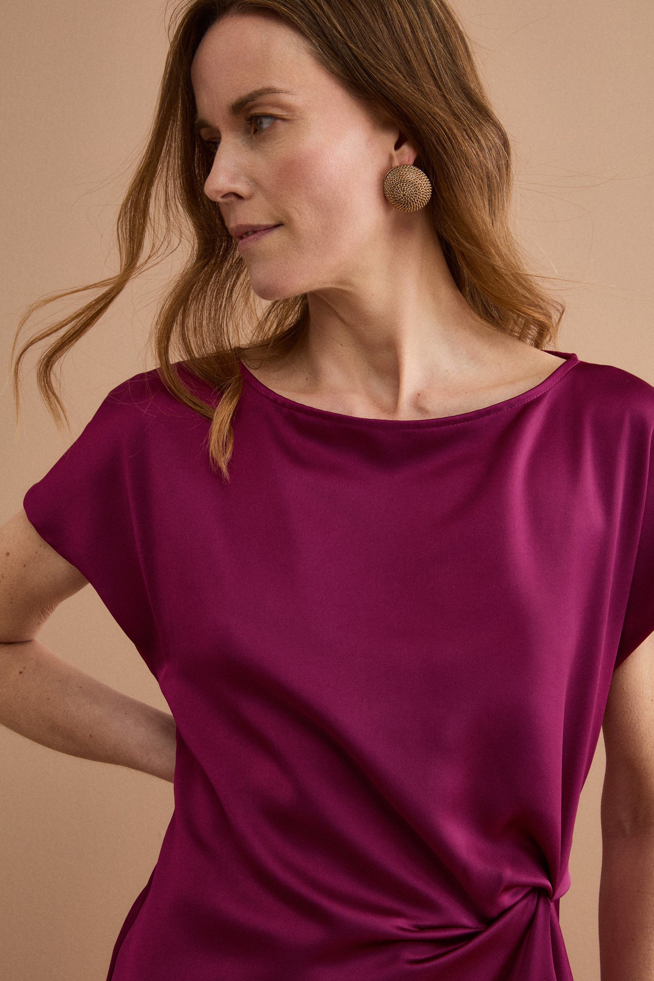Langes Kleid für festliche Anlässe mit Drapierung - MAGENTA