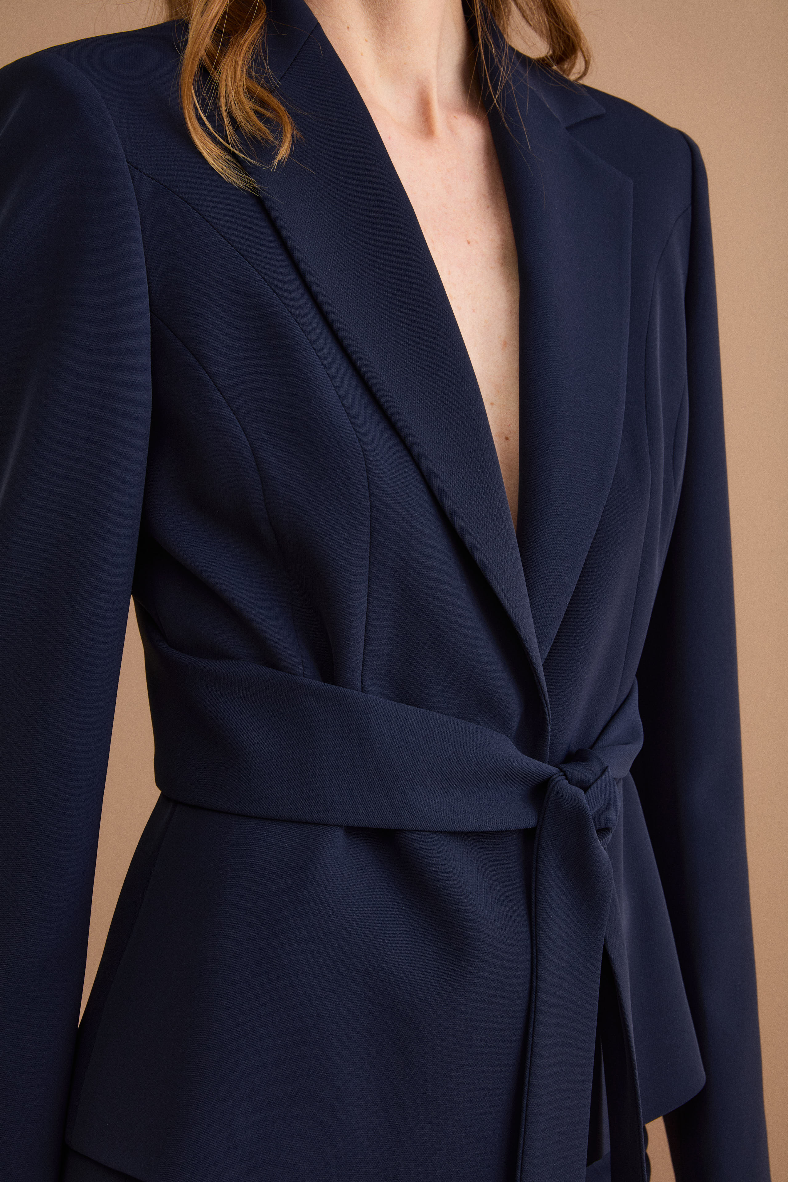 Eleganter Cady-Blazer für festliche Anlässe mit Gürtel - BLAU