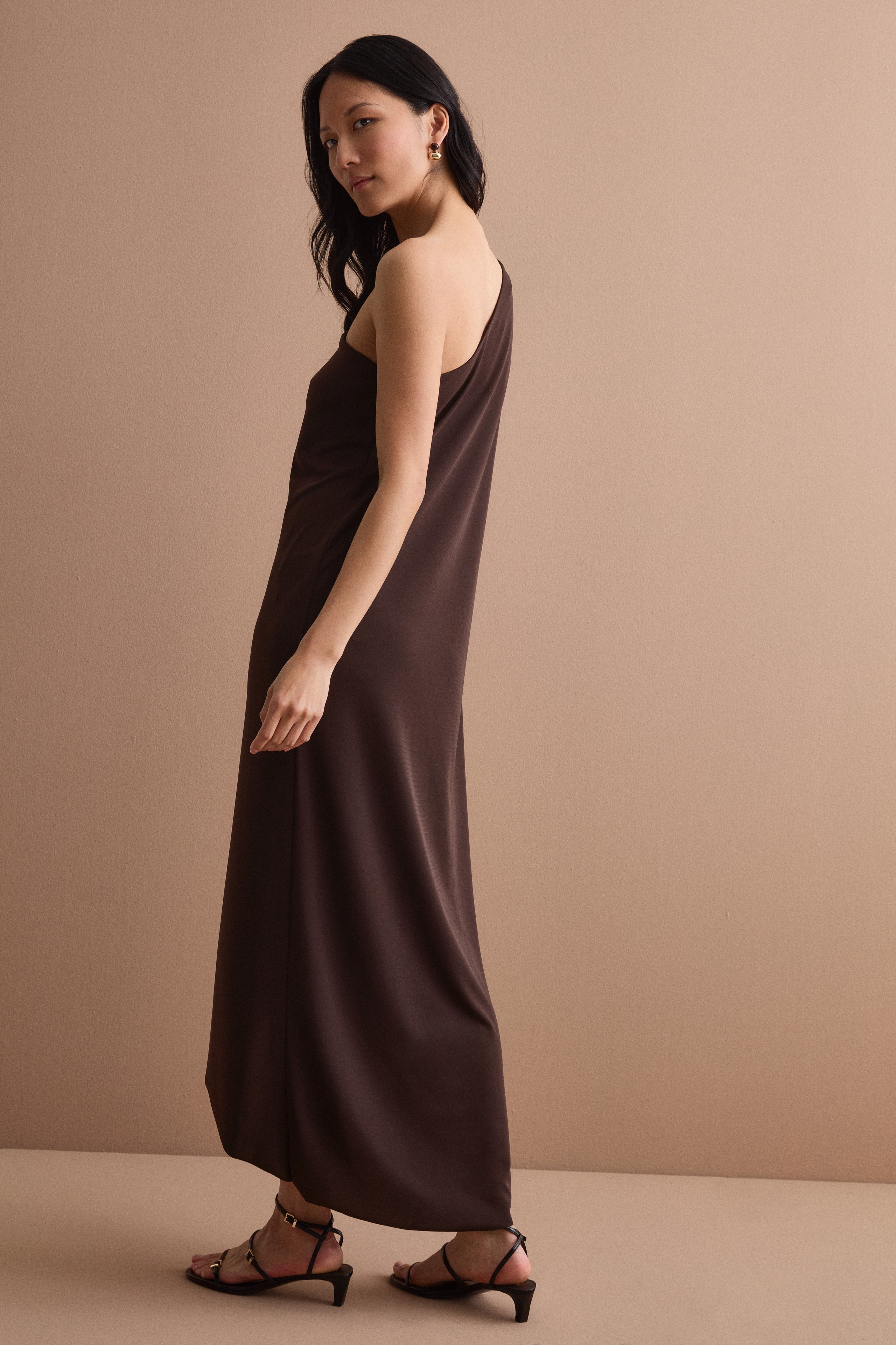 Elegant Jersey Dress with Slit - -