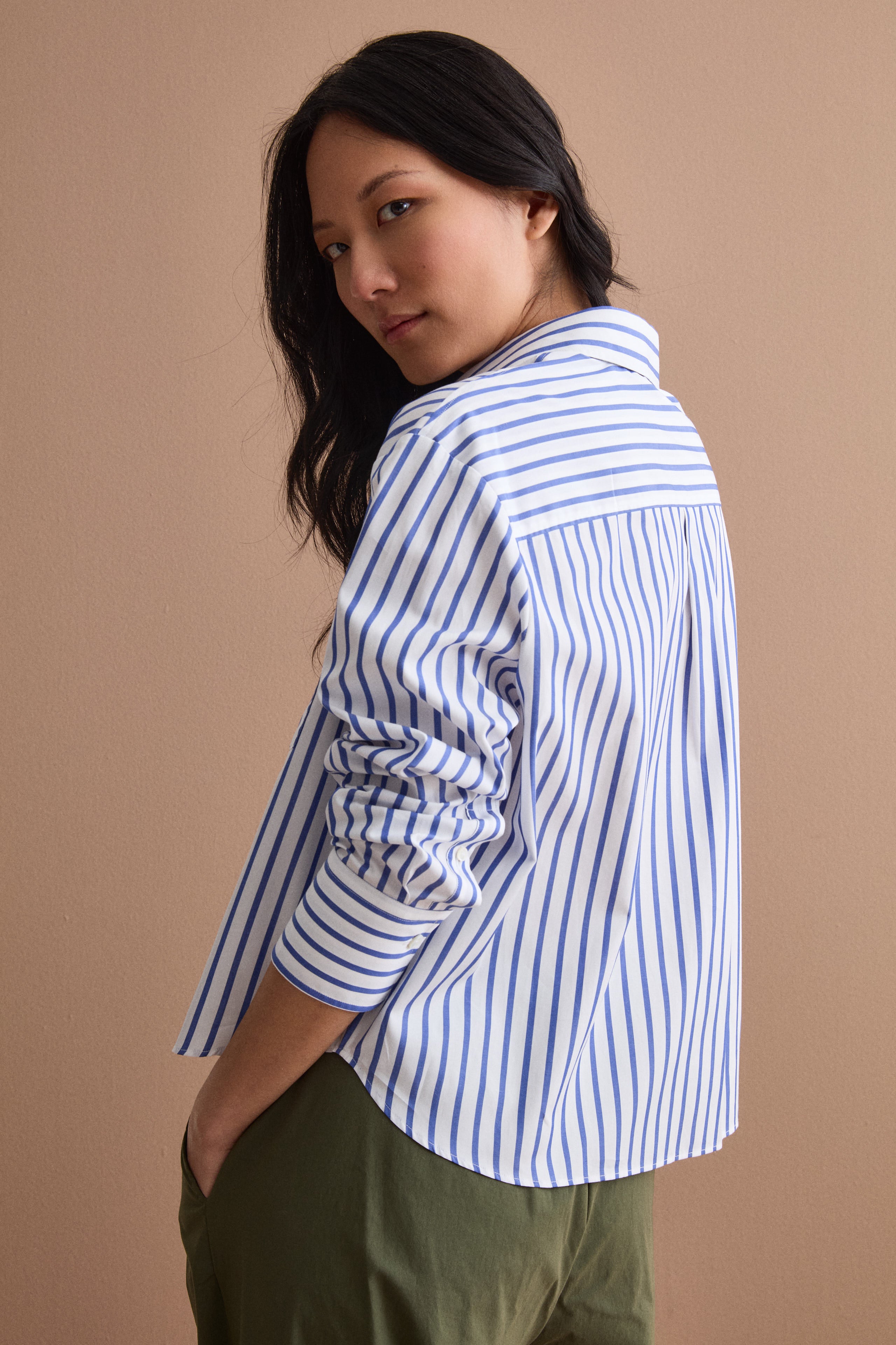 Oversize hemd mit Streifen und Brusttasche - Blau gestreift