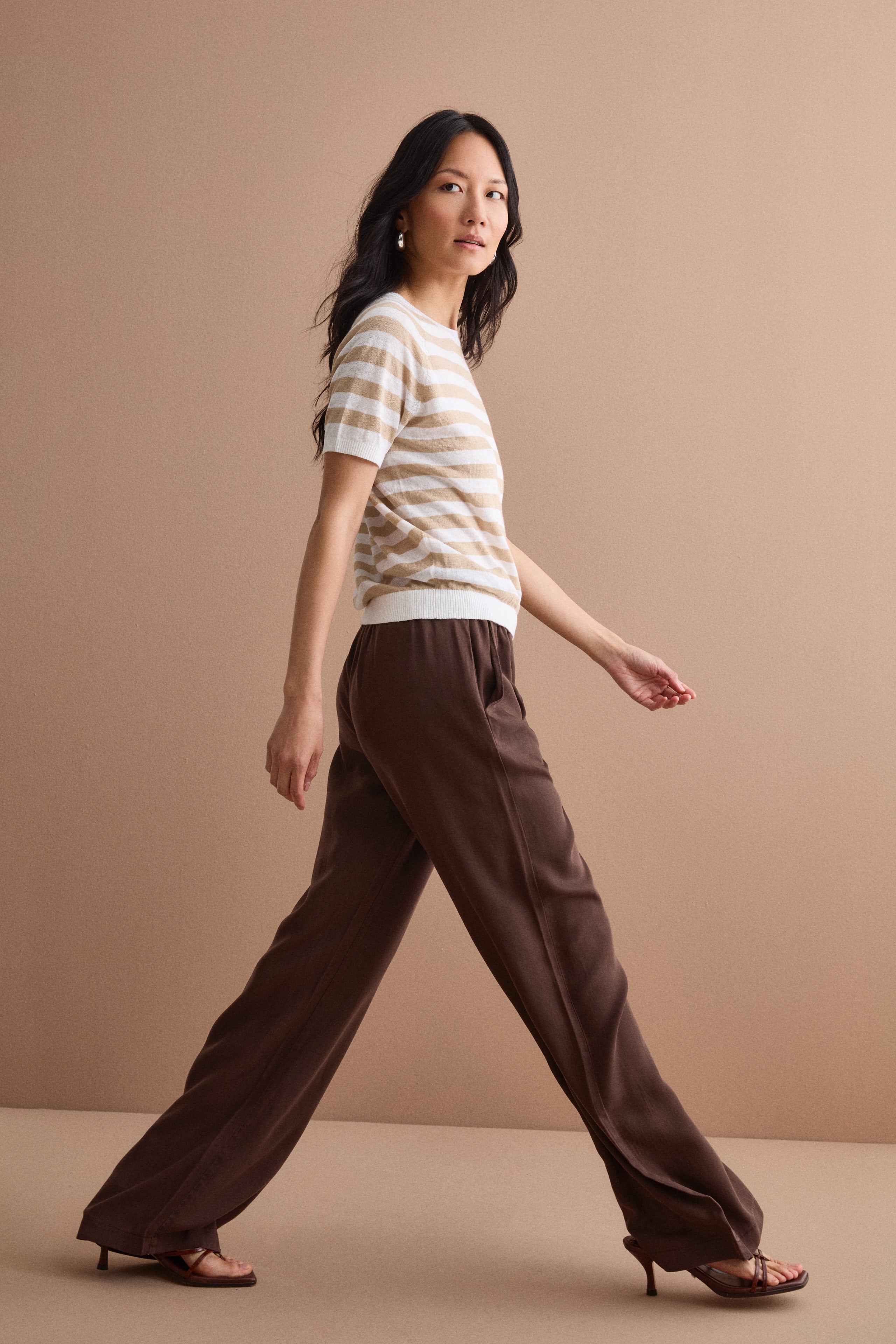 Pantalon wide leg avec taille élastiquée - marron