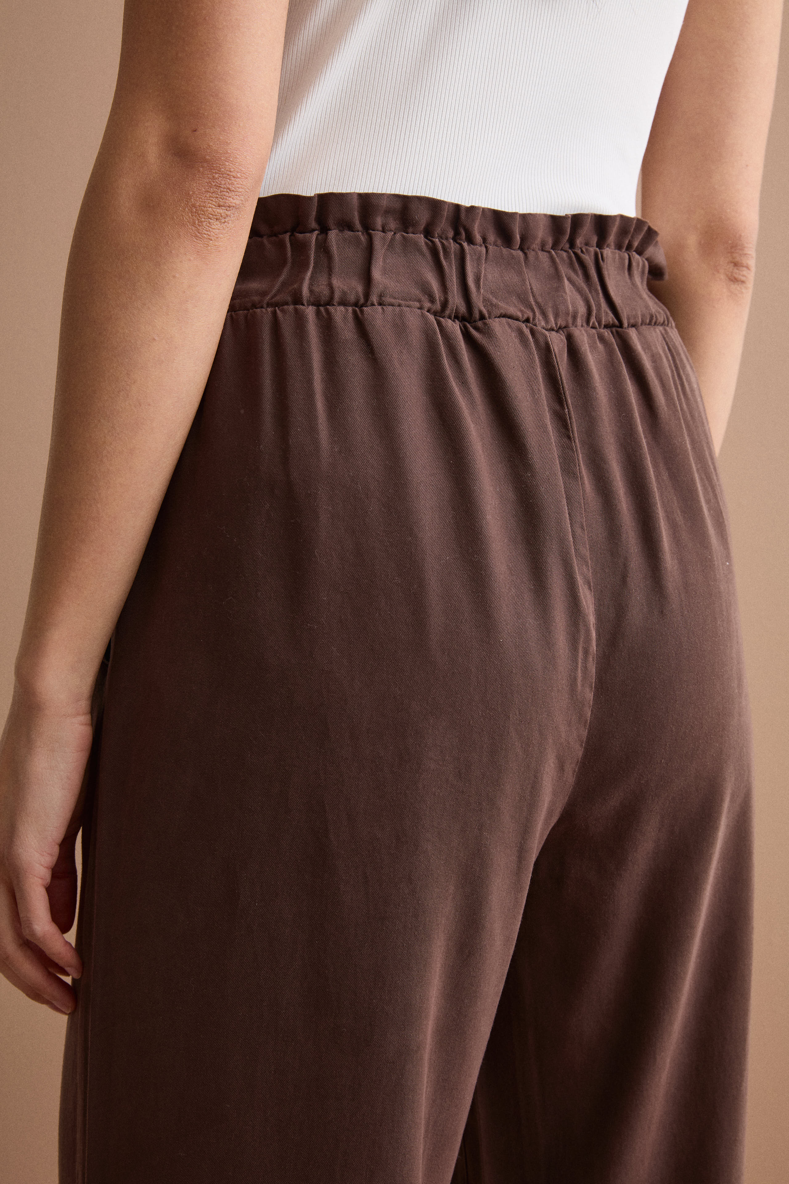 Pantalon wide leg avec taille élastiquée - marron