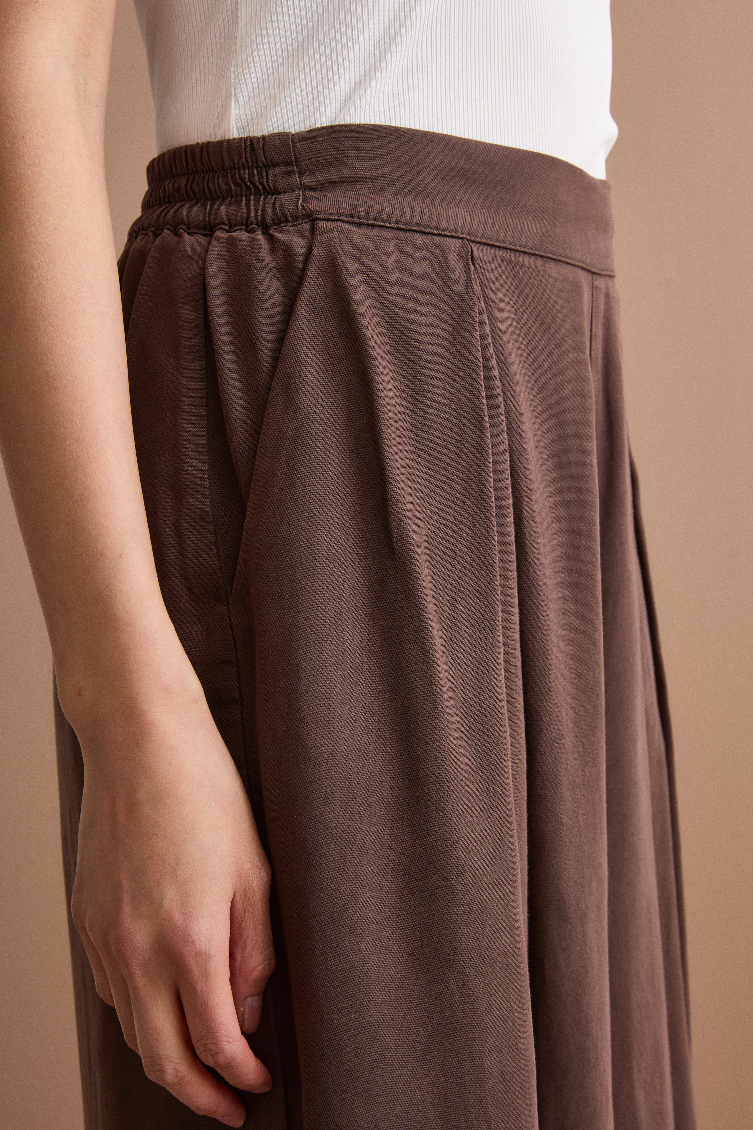 Oversized Bermuda Shorts with Pleats - brown