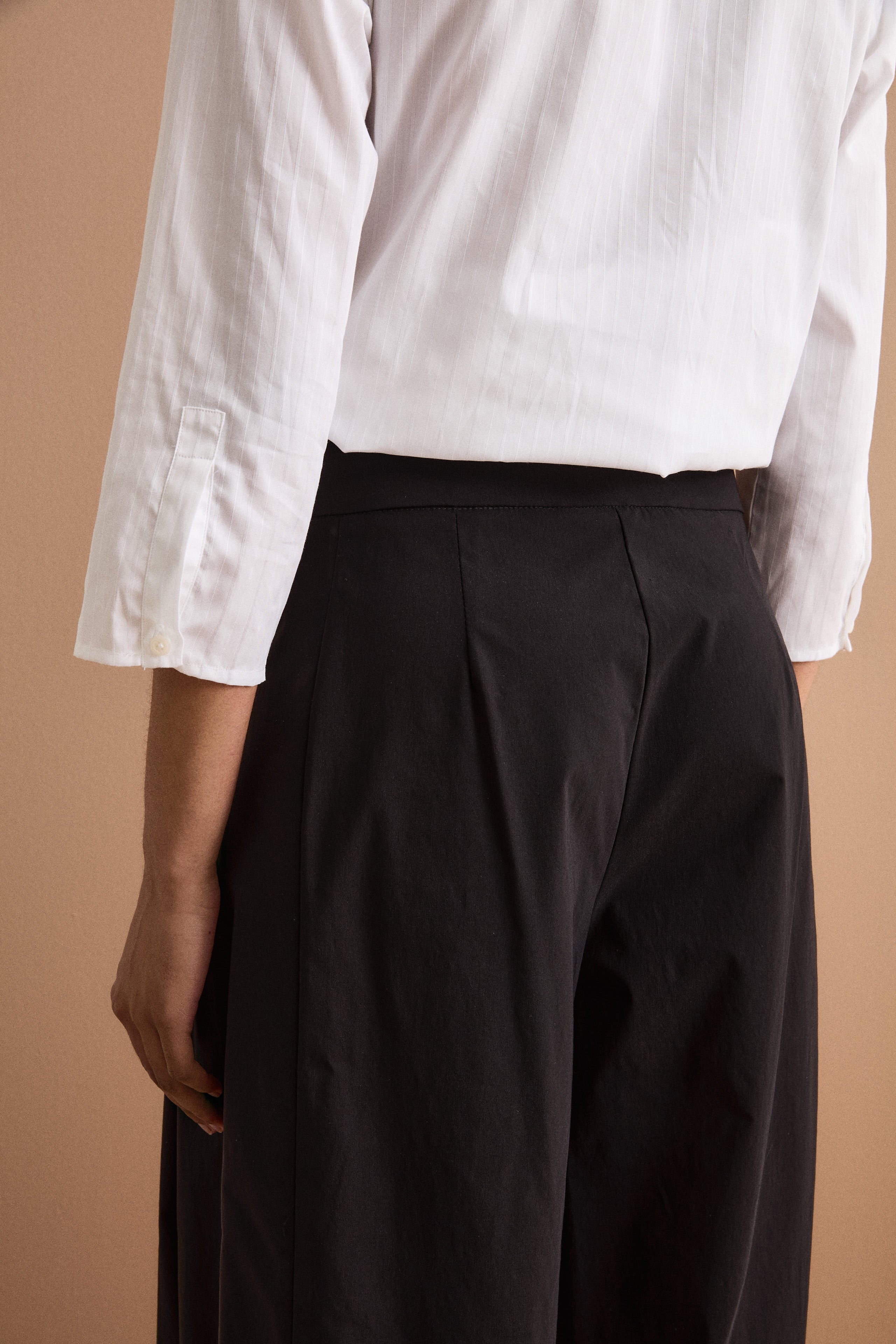 Hose mit weitem Bein und Bundfalten aus Bengaline - SCHWARZ