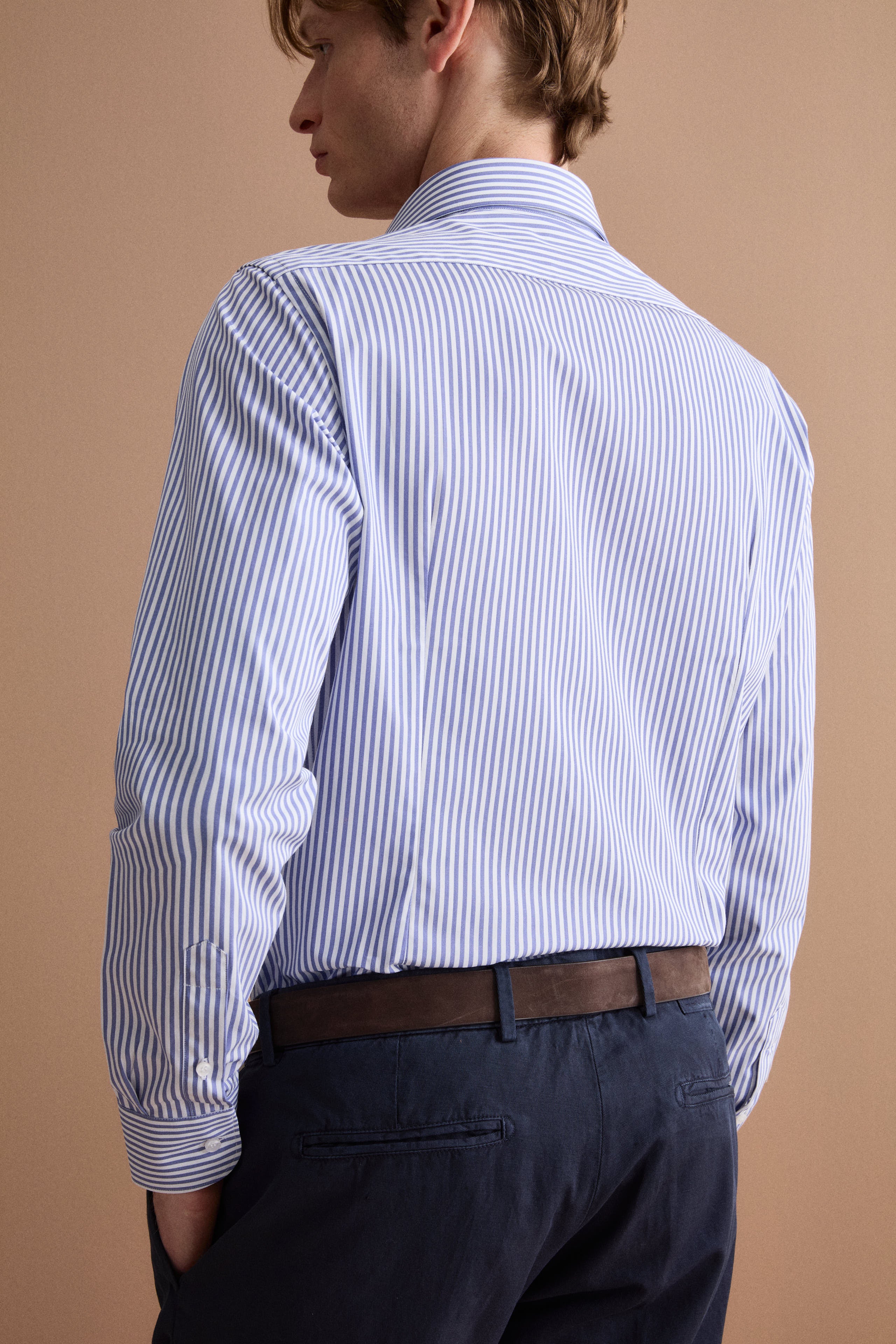 Slim-Fit-Hemd aus Baumwolle mit Haifischkragen - -