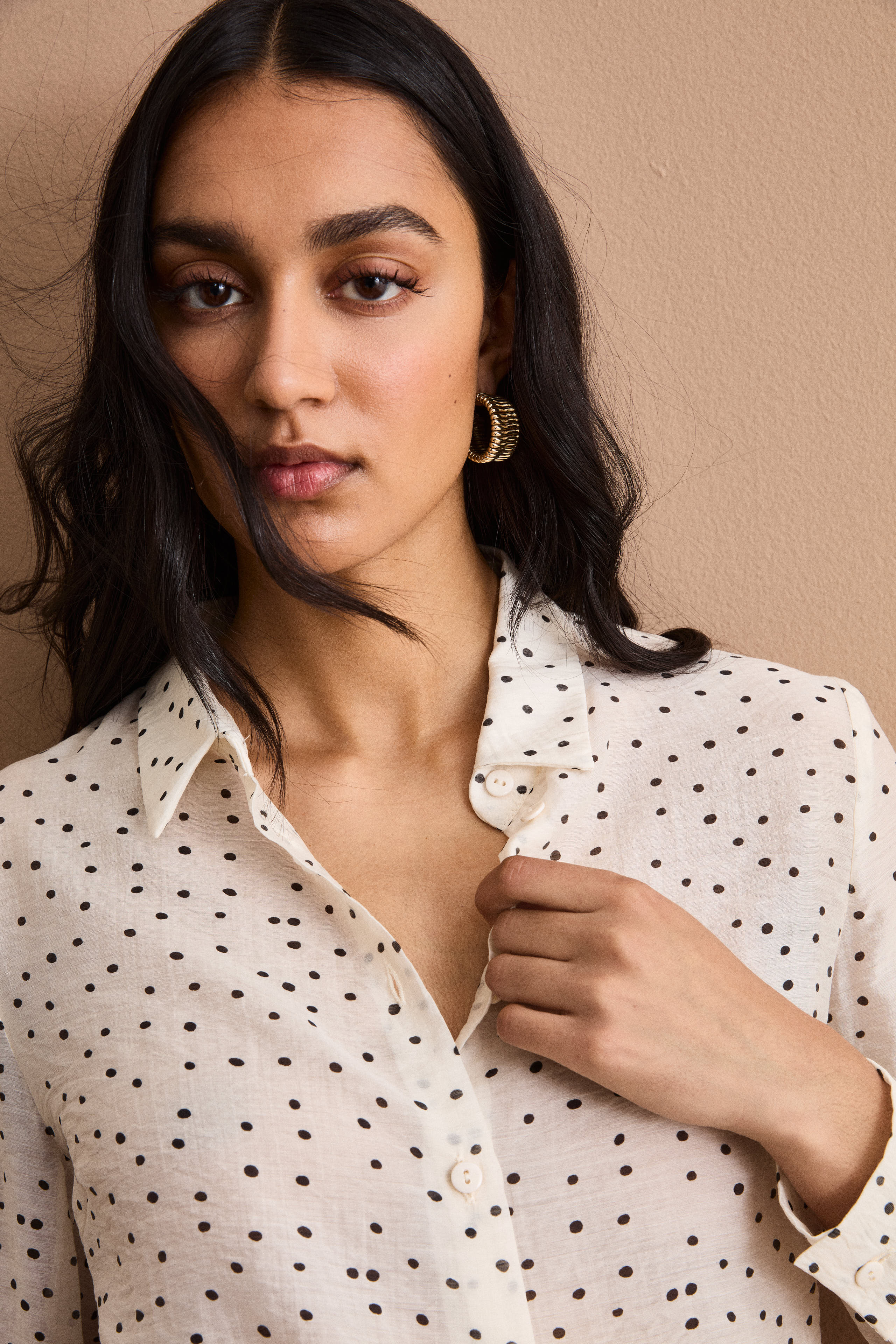 Boxy-Hemd mit Langarm - Schwarze Punkte