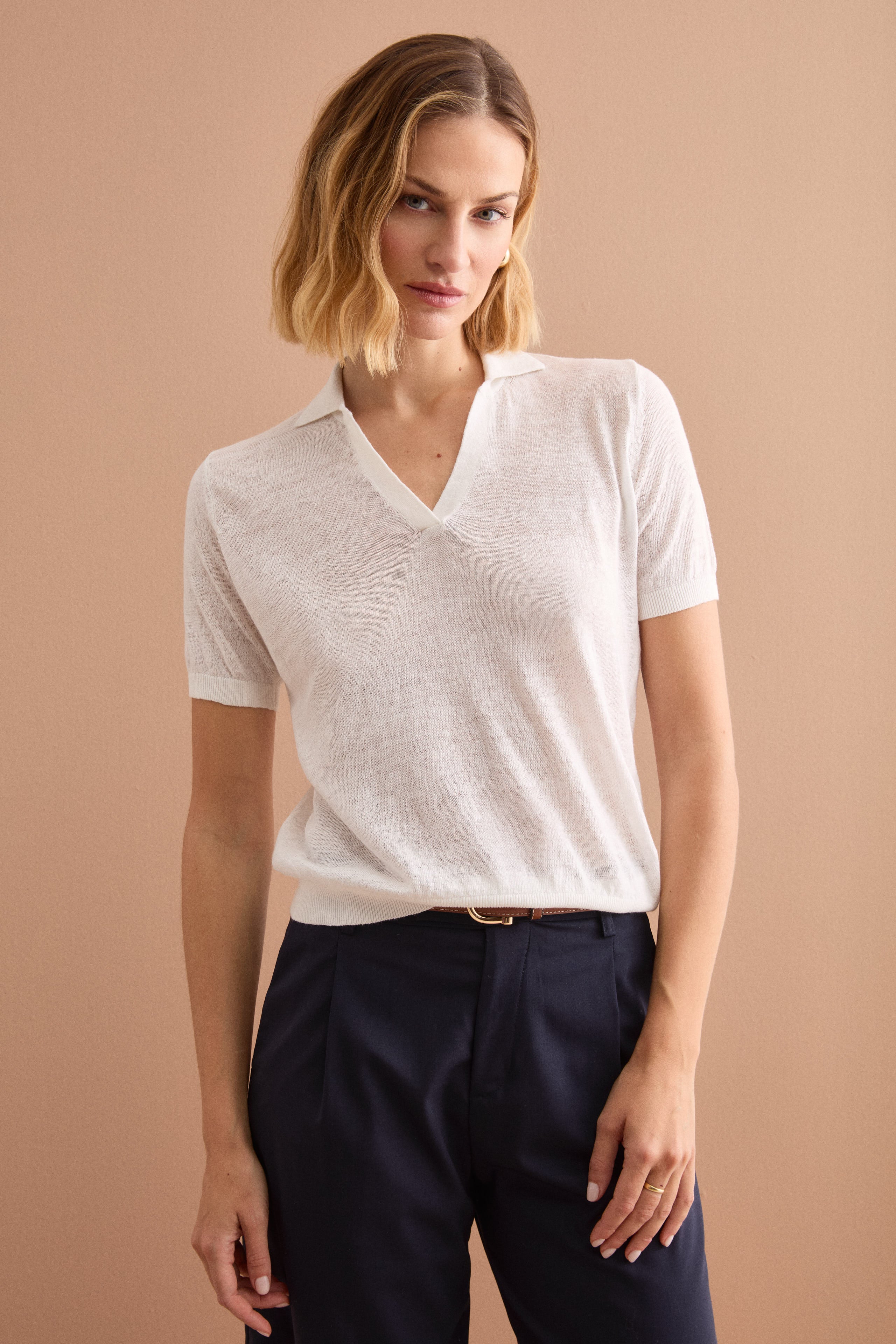 Damen Boxy Polo mit V-Ausschnitt - WEISS
