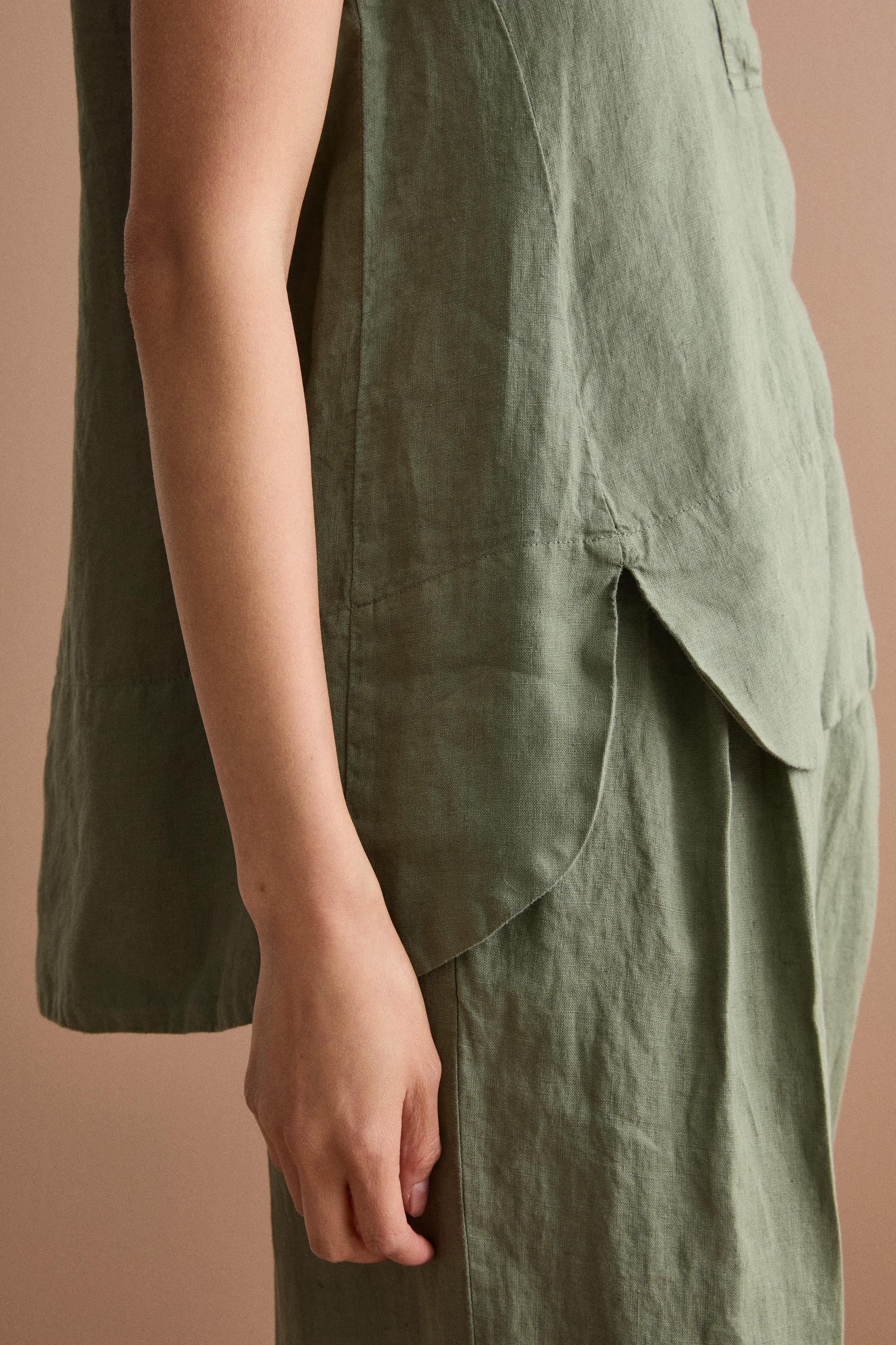 Top Sans Manches en Lin avec Col V - Vert militaire