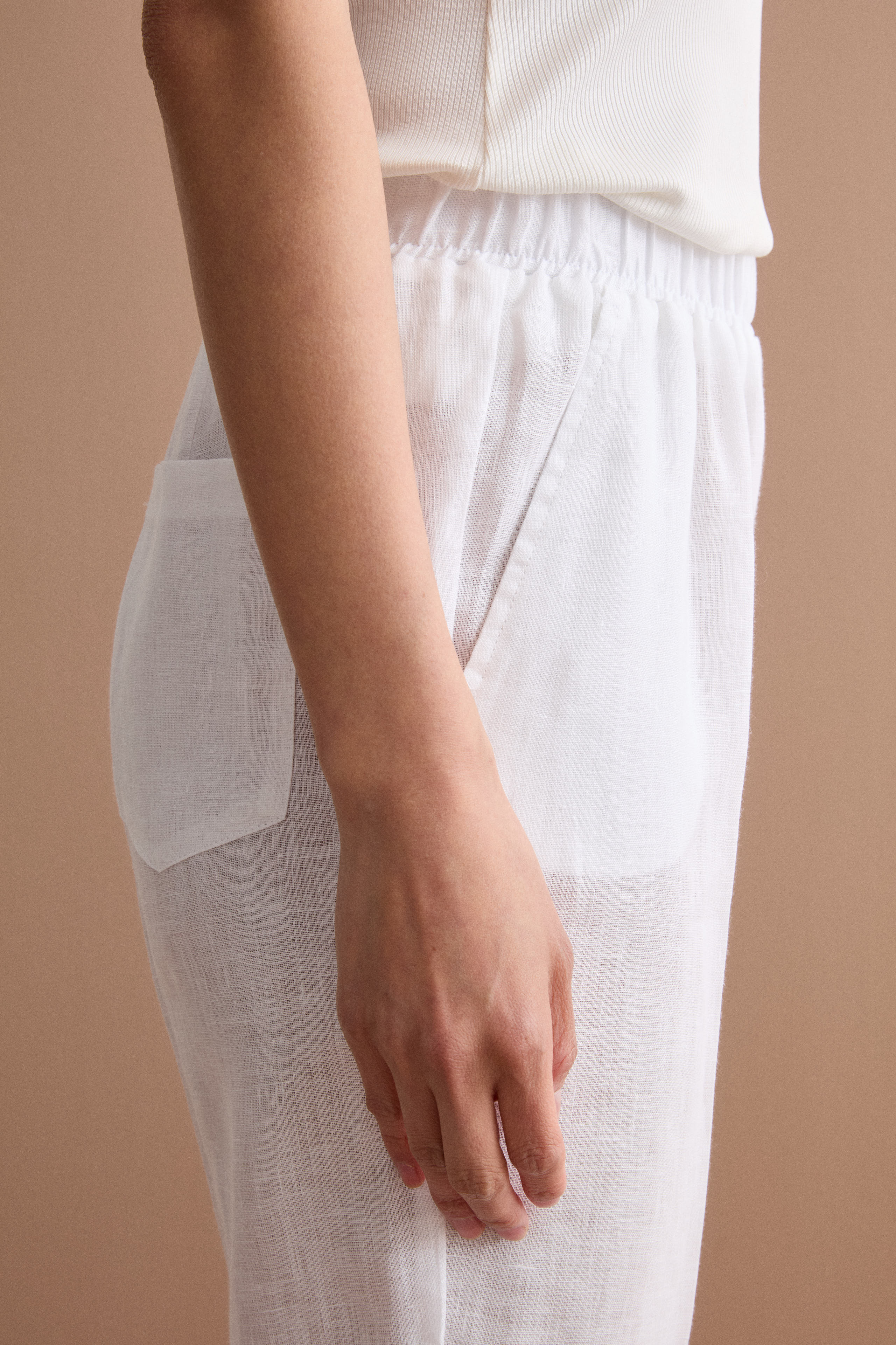 Zigarettenhose aus Leinen mit Umschlag - WEISS