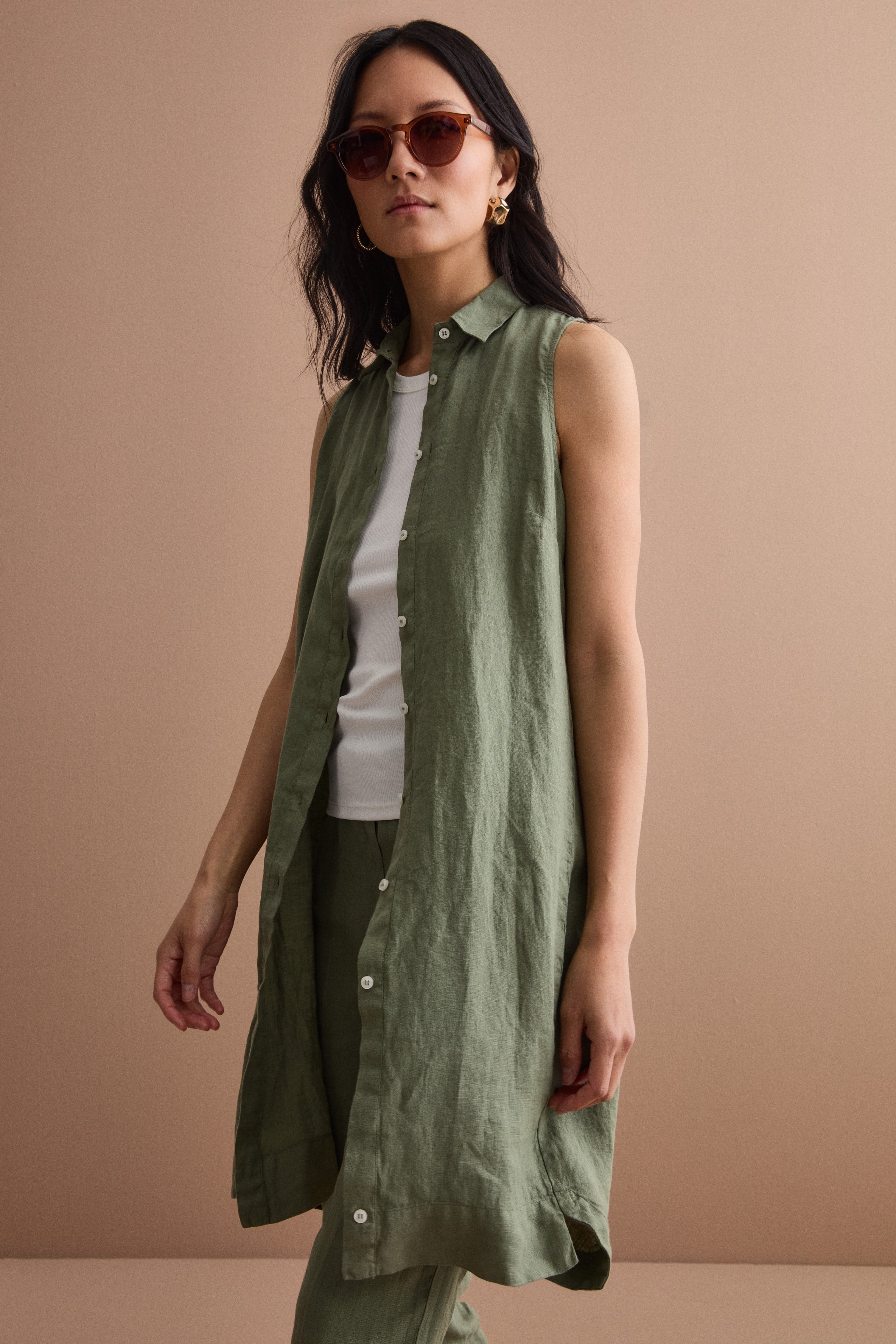 Sleeveless Midi Shirt Dress in Linen - Military green Sleeveless Midi Shirt Dress in Linen - Military green