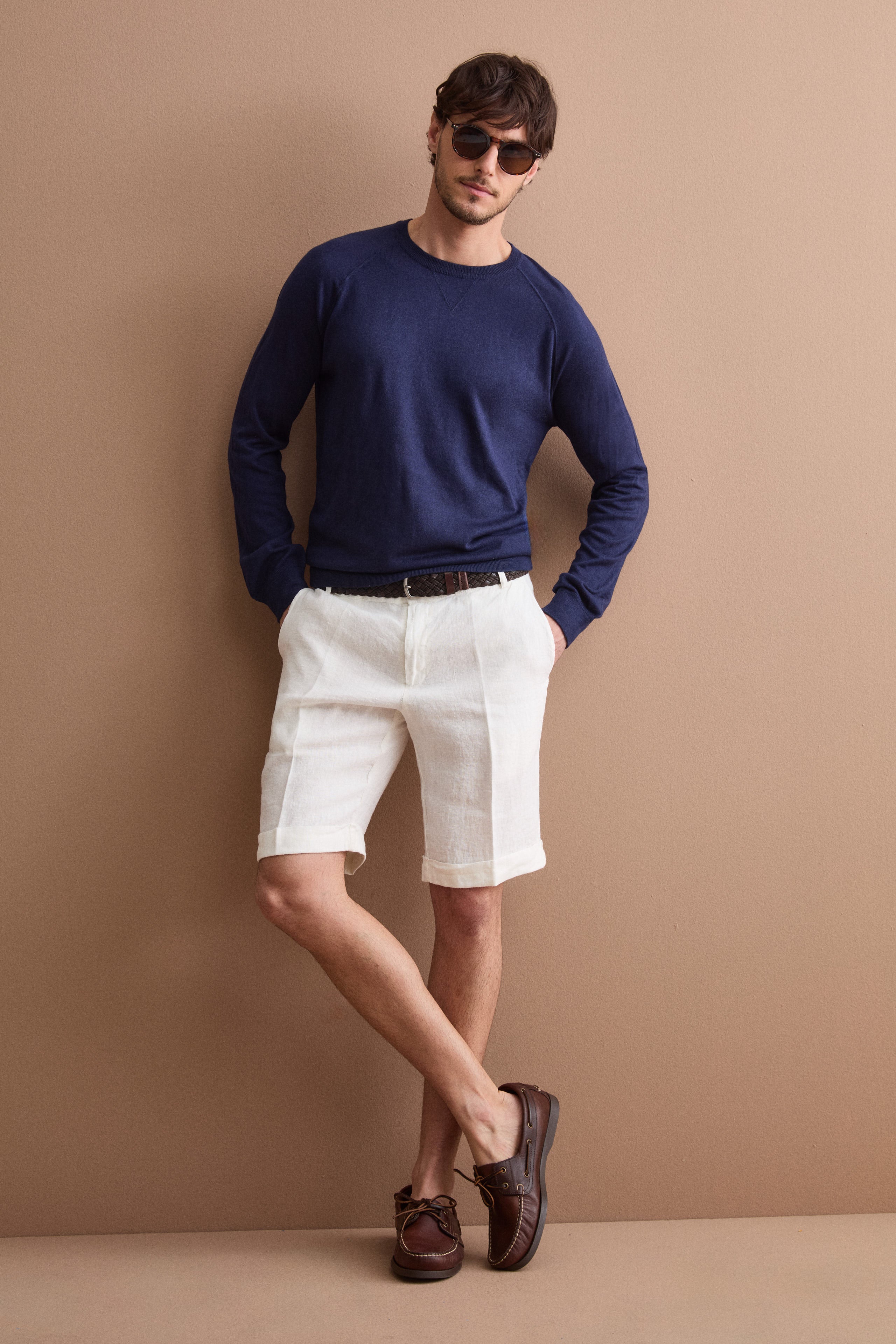 Men’s regular-fit linen bermuda shorts with turn-up hem - CREAM