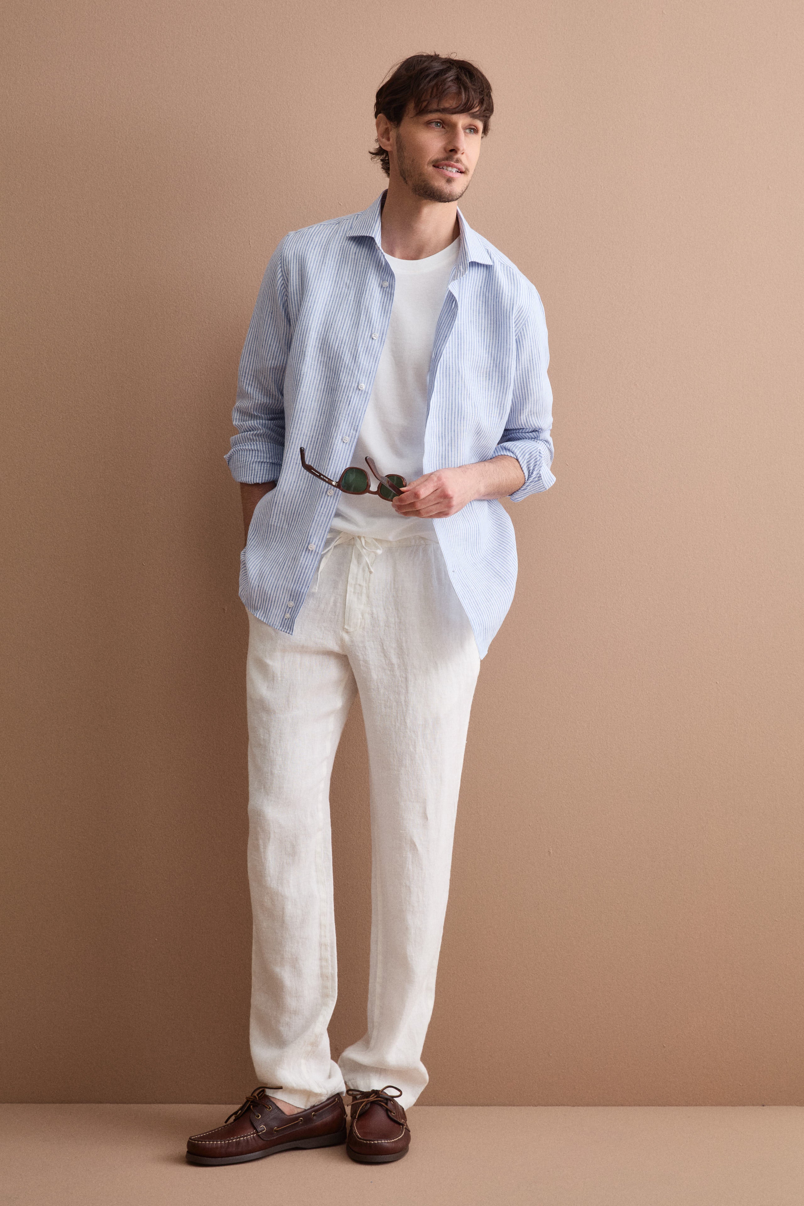 Striped linen custom-fit shirt - Light blue stripe