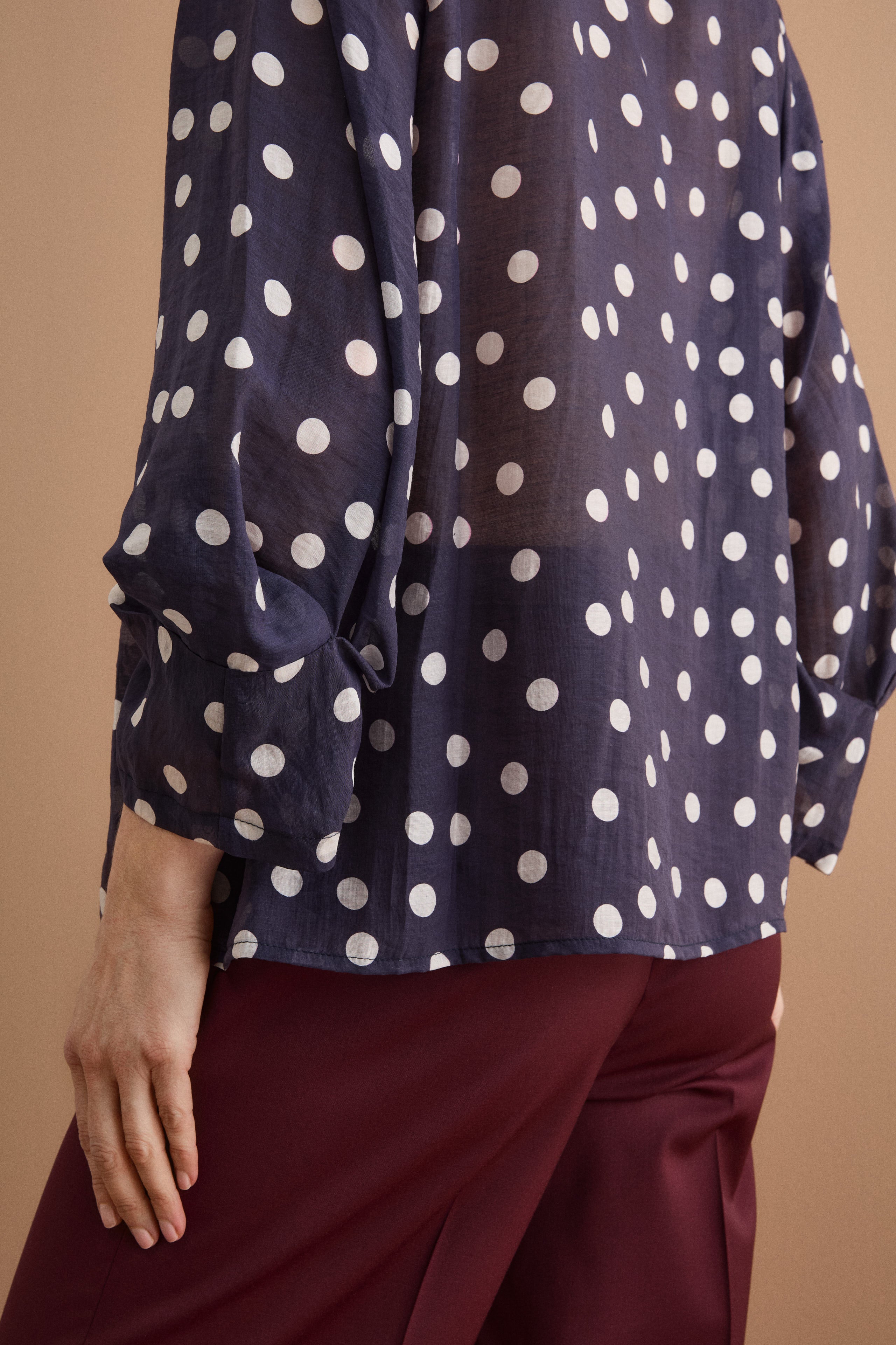 Oversized Polka Dot Blouse with V-Neck - Blue pattern