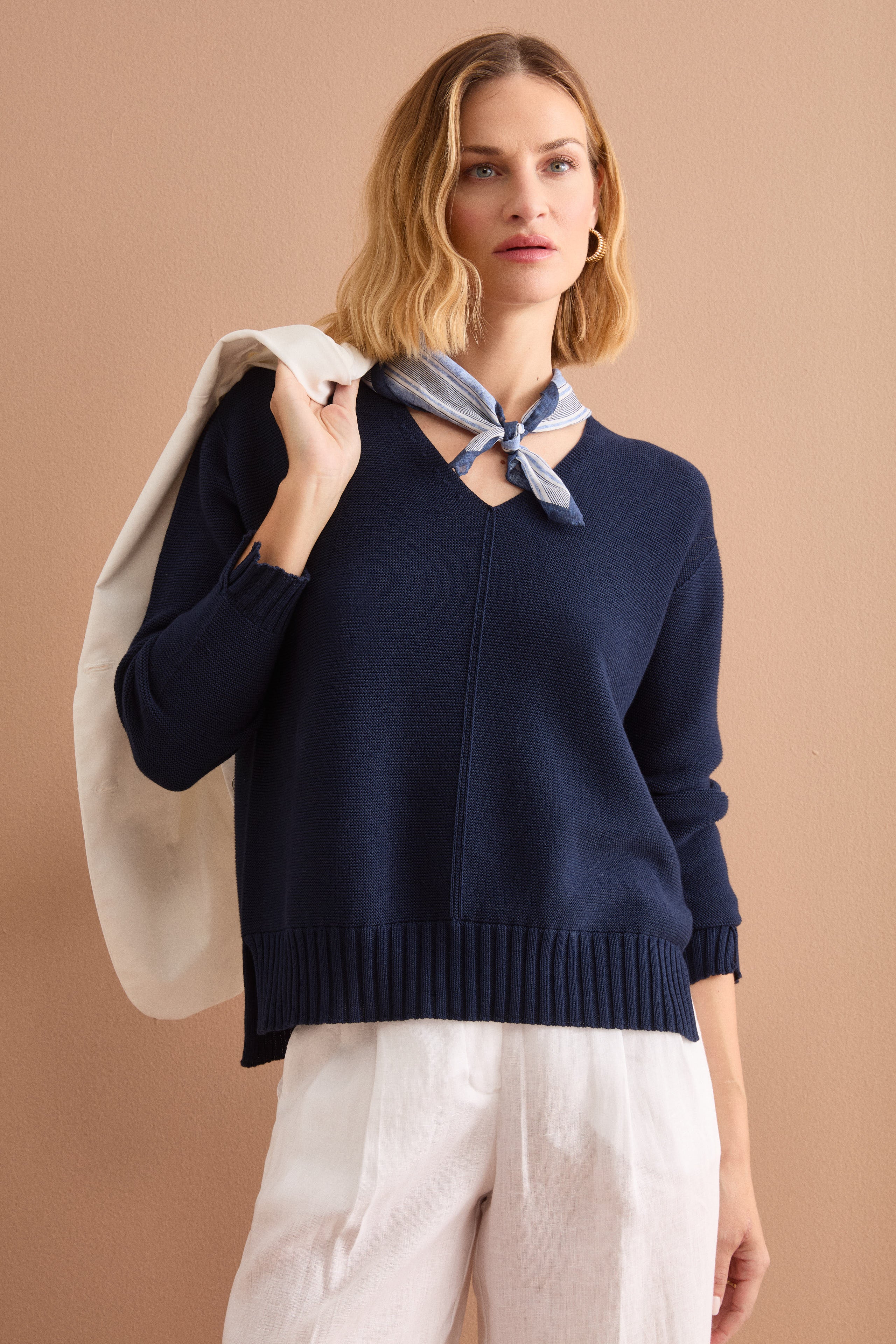 V-Ausschnitt-Pullover mit Rippdetails - Marineblau