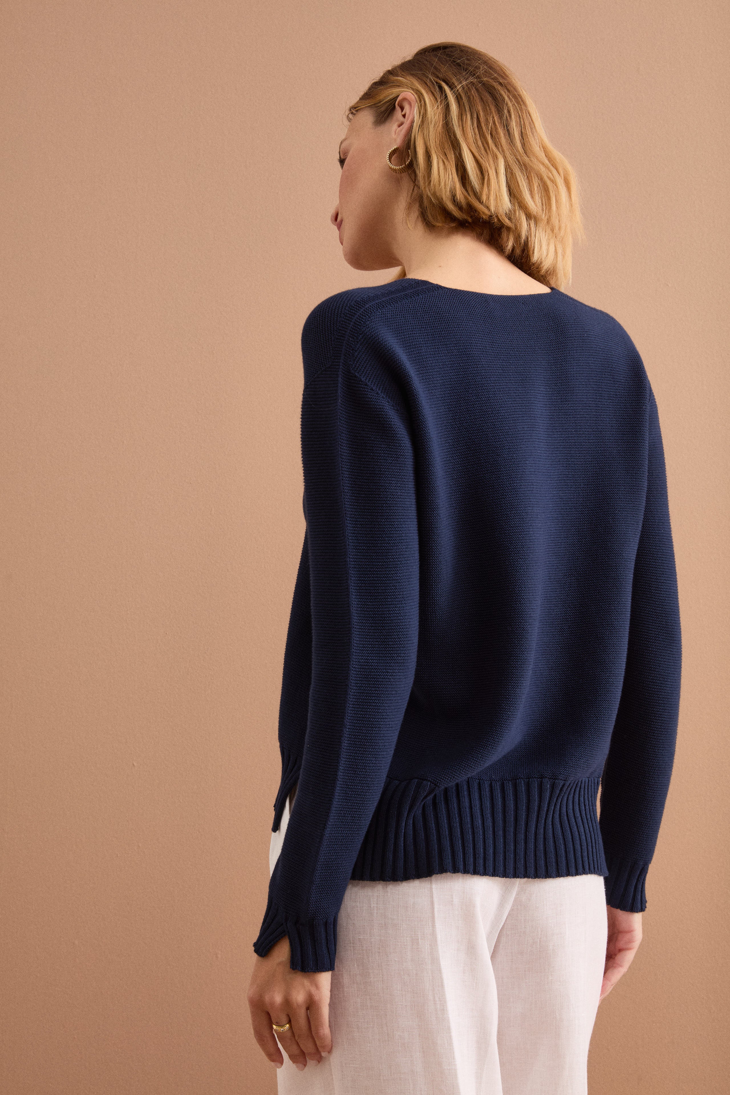 V-Ausschnitt-Pullover mit Rippdetails - Marineblau