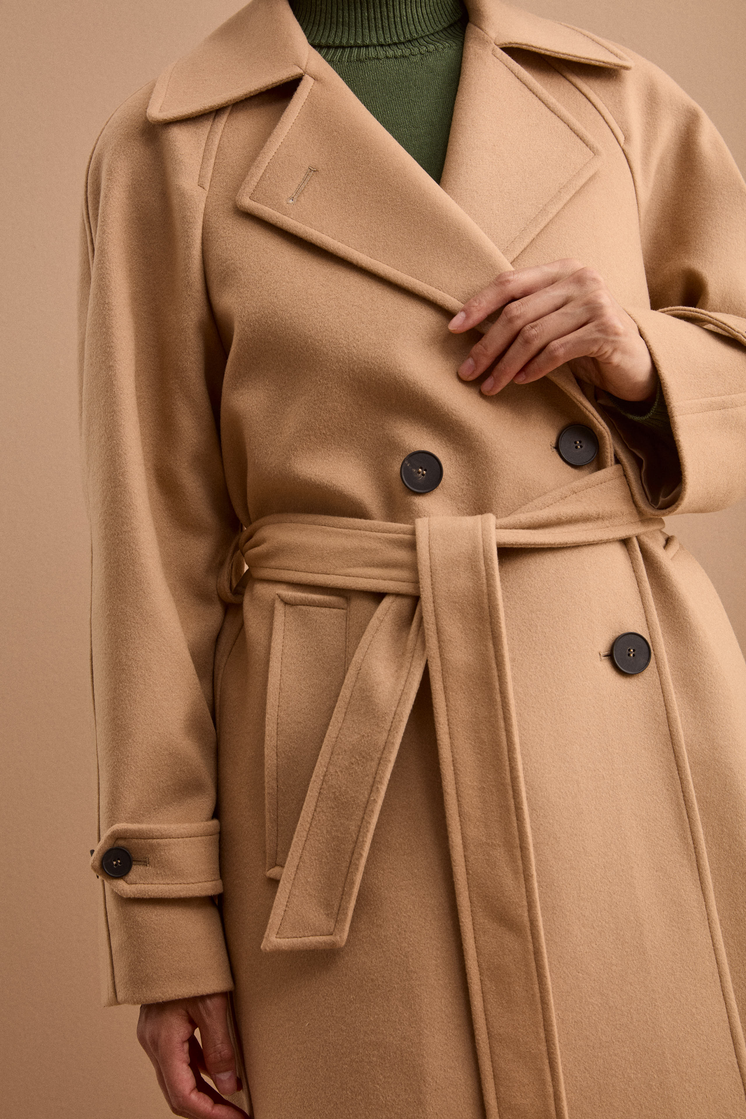 Lined Double-Breasted Coat in Wool and Cashmere - Camel