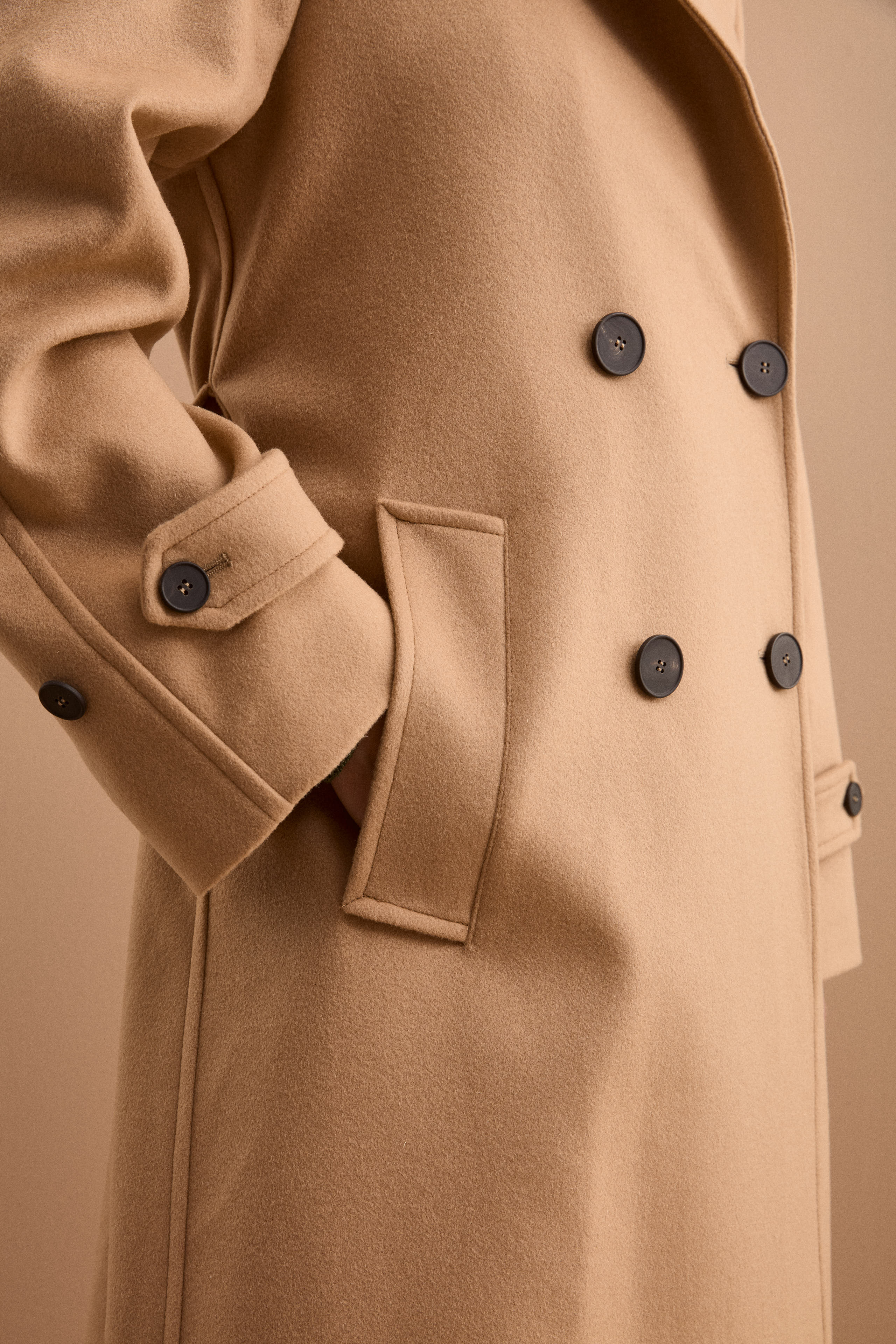 Lined Double-Breasted Coat in Wool and Cashmere - Camel