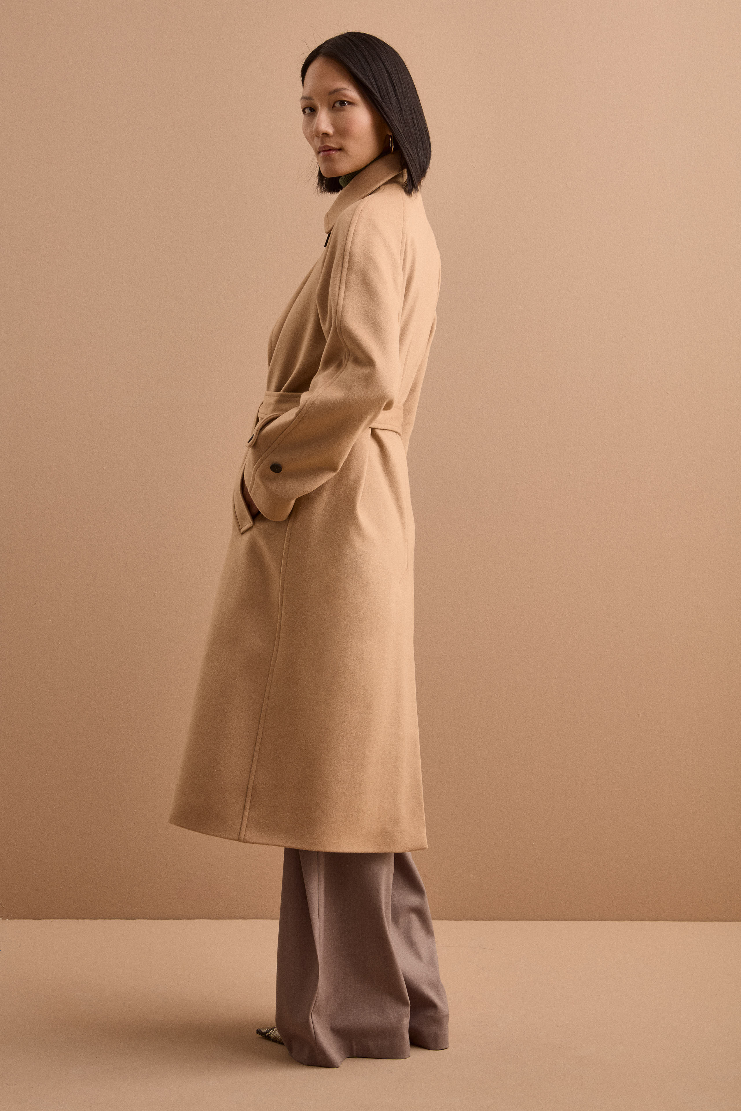 Lined Double-Breasted Coat in Wool and Cashmere - Camel