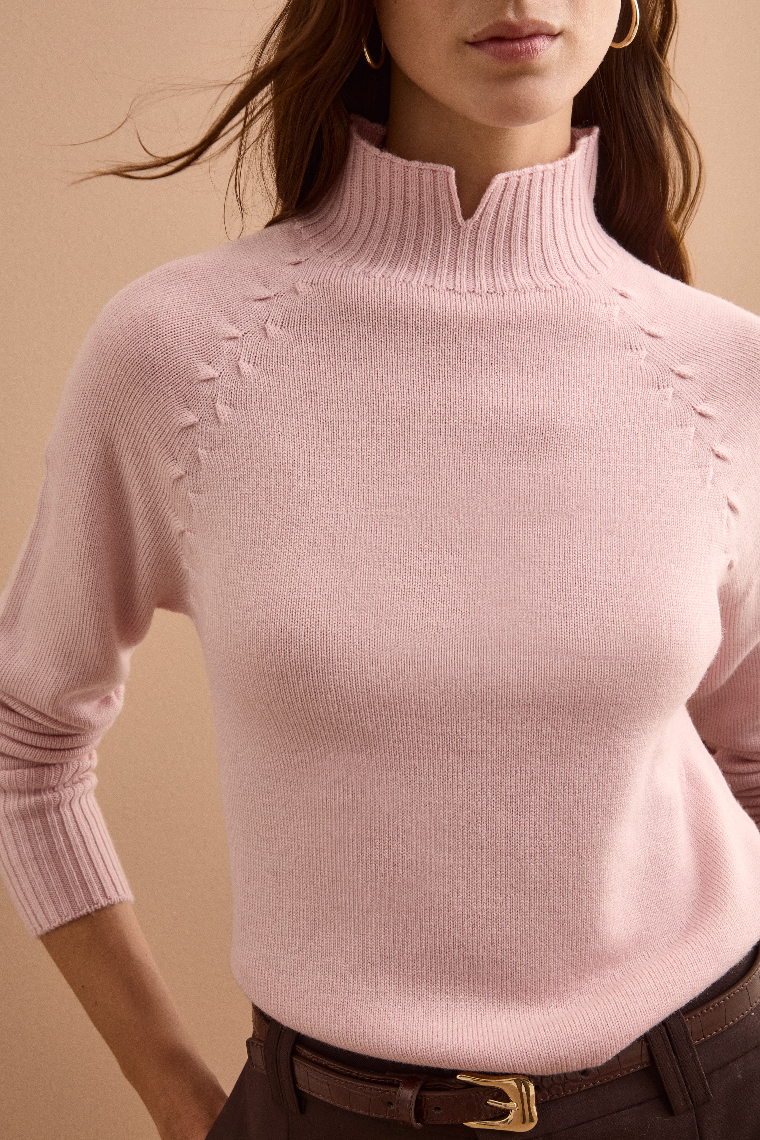 Merinowolle-Stehkragenpullover mit Schlitz und Raglanärmeln - Rosa
