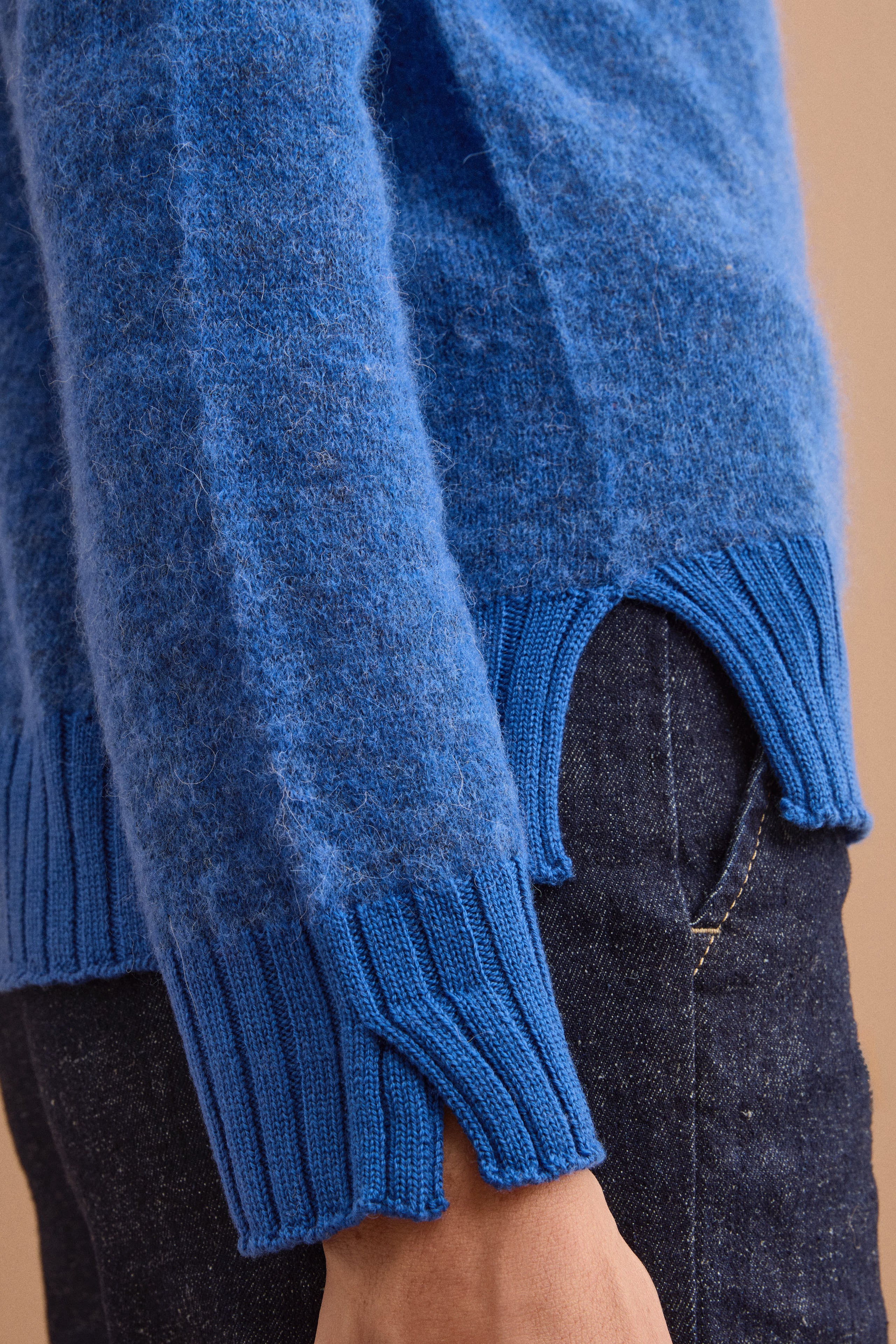Soft Alpaca-Blend Mock-Neck Jumper - Royal blue