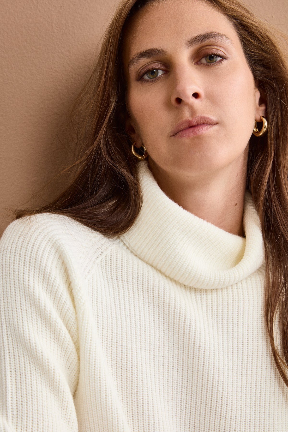 Oversize-Rollkragenpullover aus Merinowolle im englischen Rippenstrick - ECRU