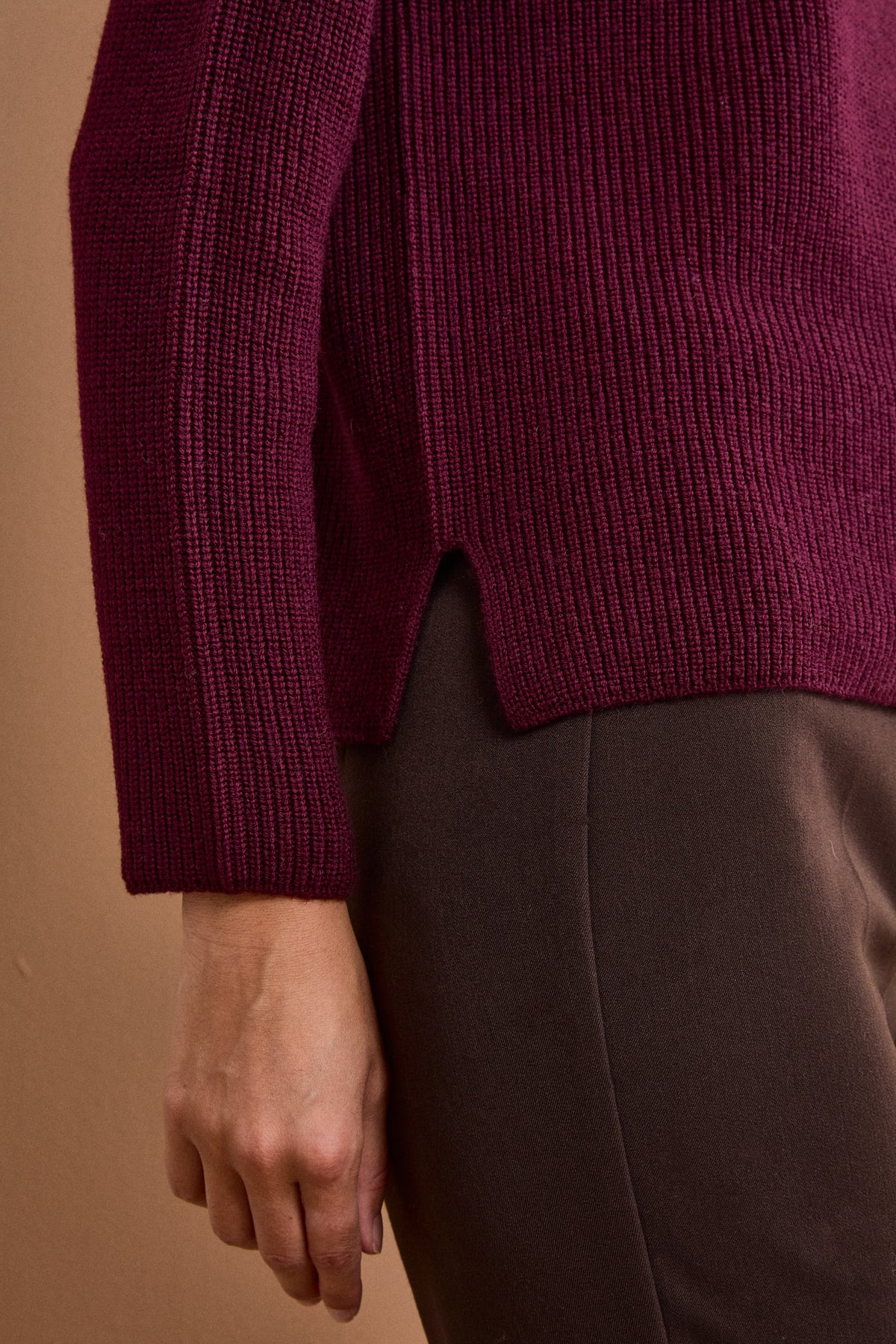 Oversize-Rollkragenpullover aus Merinowolle im englischen Rippenstrick - Burgundisch