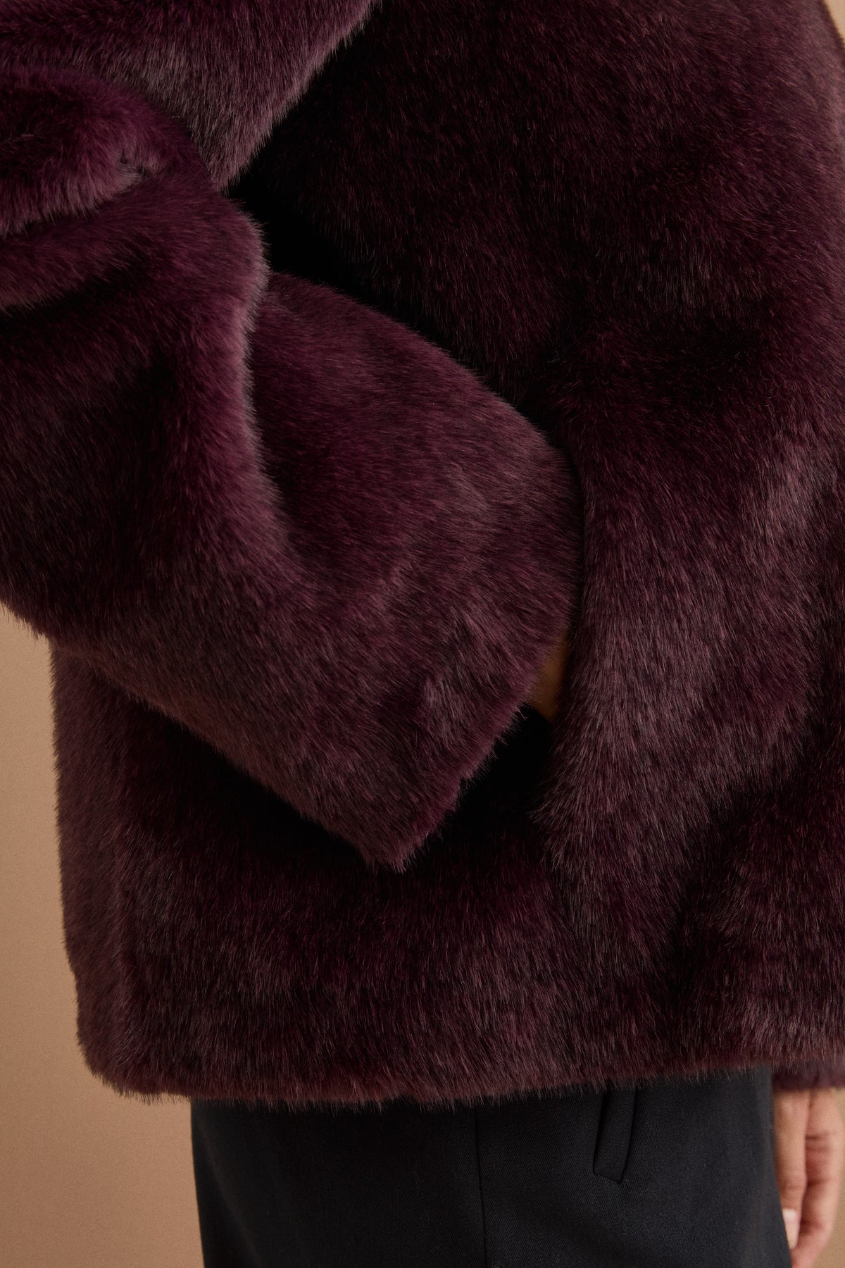 Pelliccia Reversibile con Zip e Cappuccio - BORDEAUX
