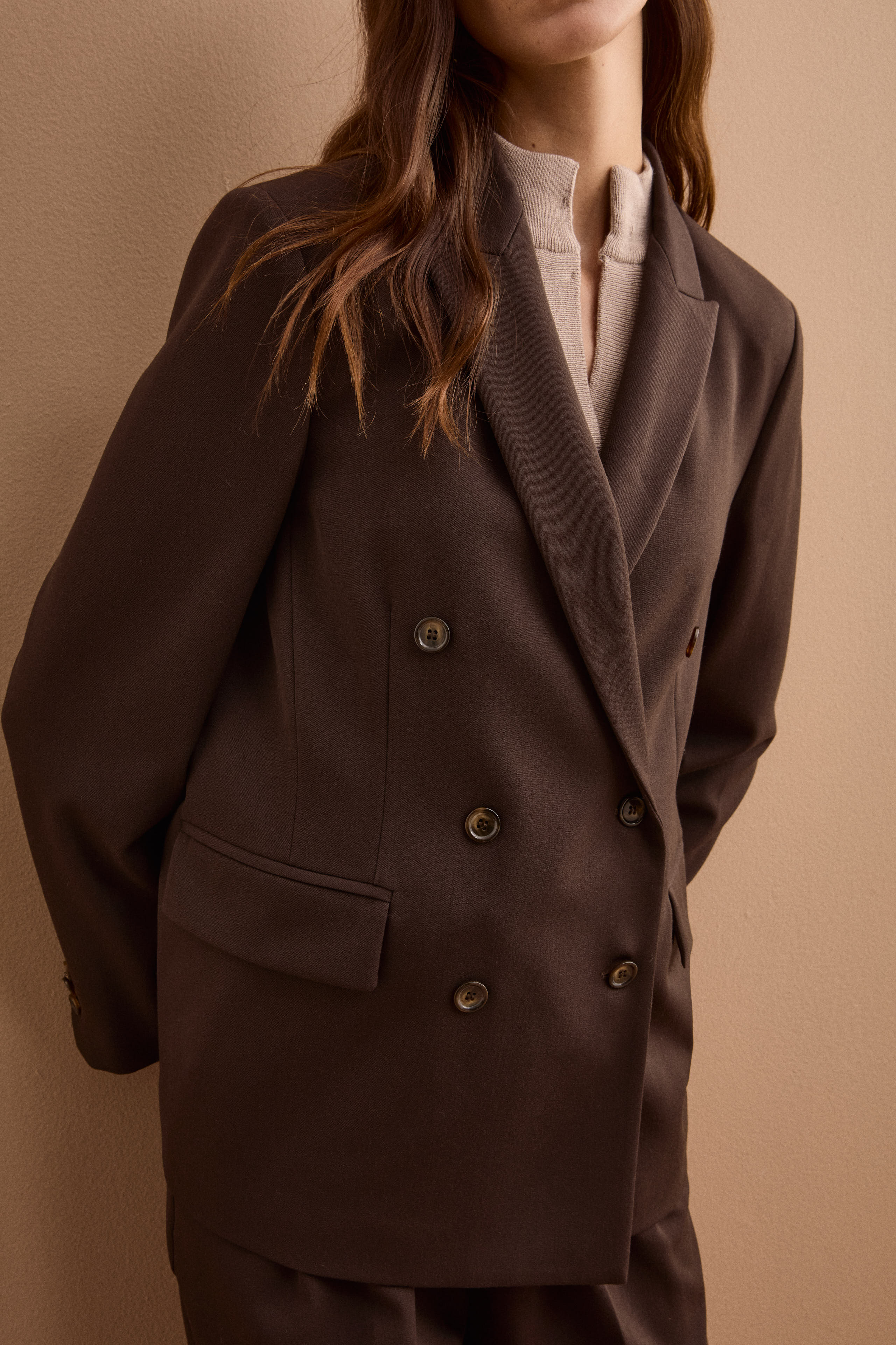 Gefütterter zweireihiger Blazer mit Spitzrevers - Dunkelbraun