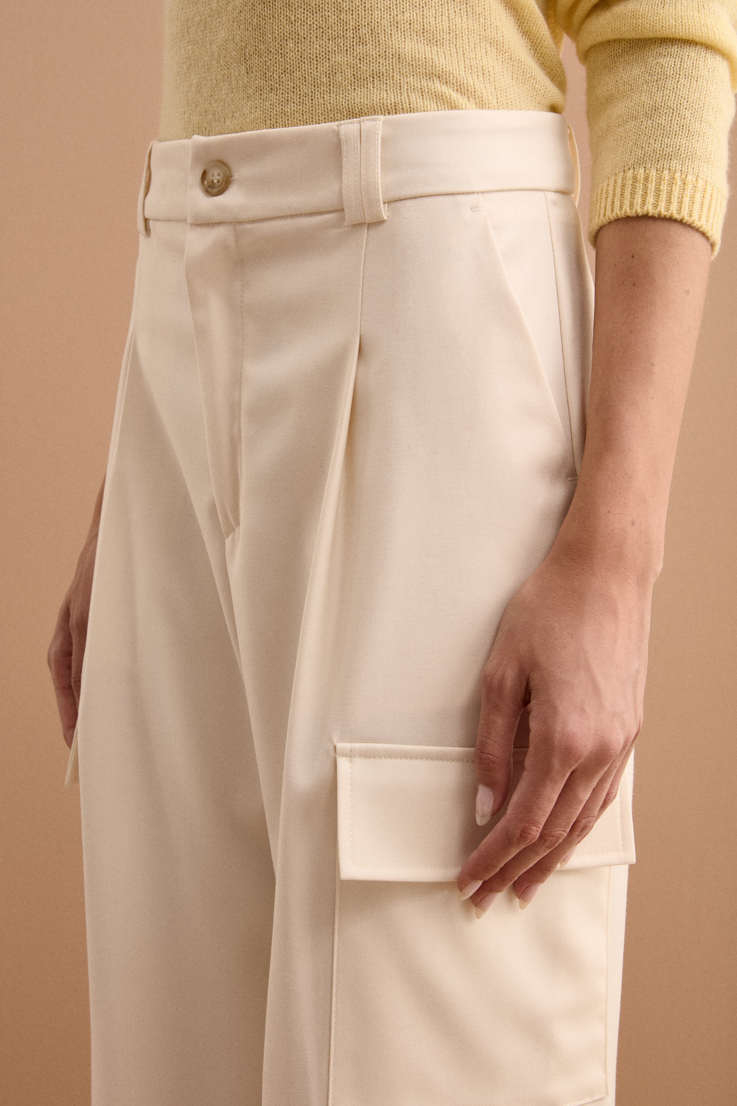 Weite Cargo-Bundfaltenhose - CREAM