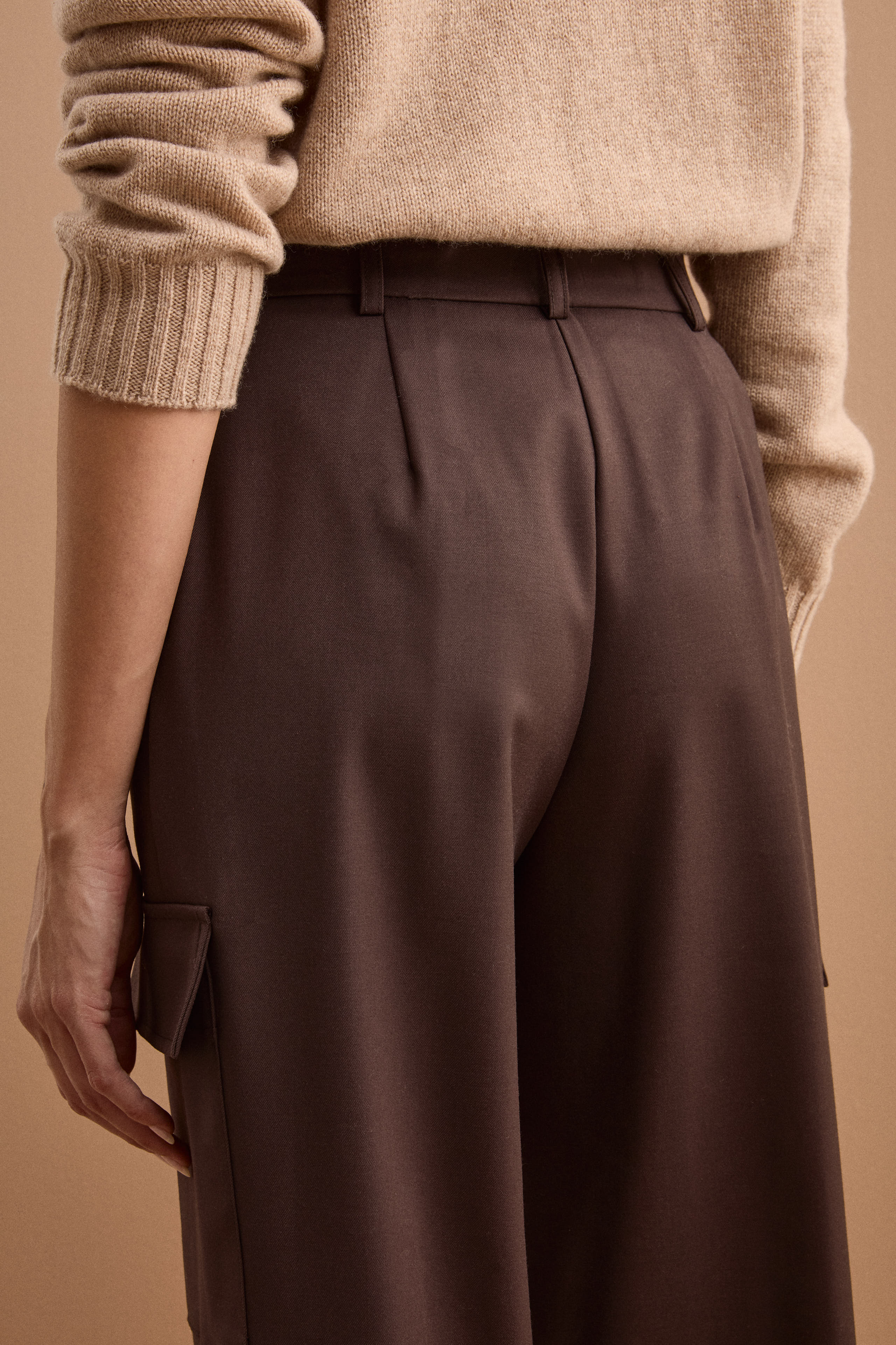 Weite Cargo-Bundfaltenhose - Dunkelbraun