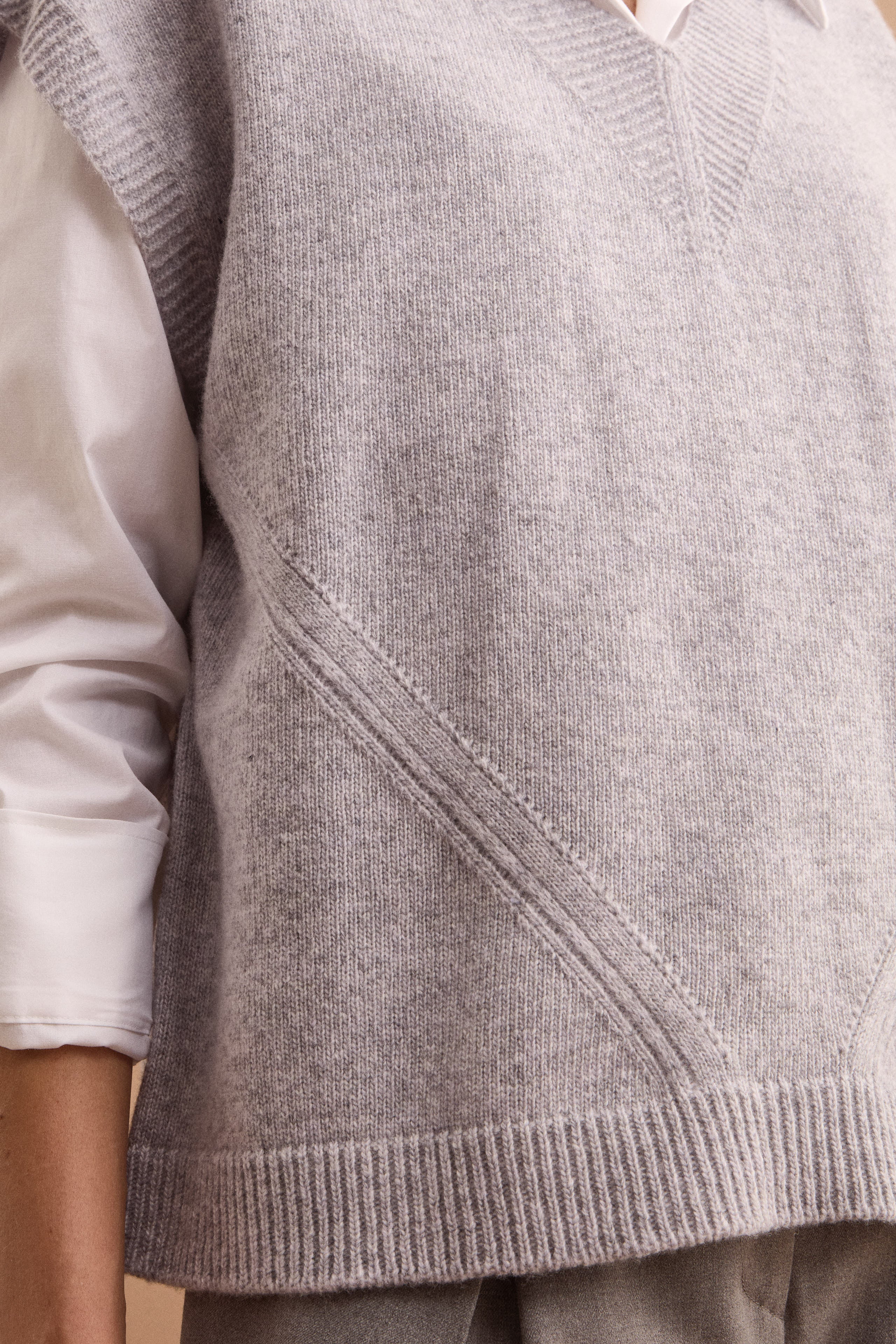 Oversized Super Soft Wool V-Neck Vest - GREY